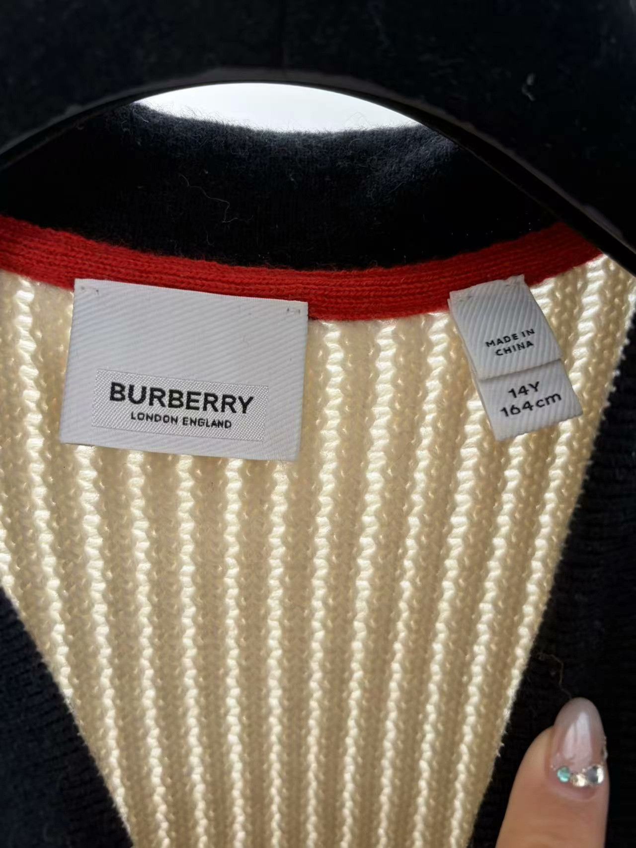 Burberry Burberry Knit Wool White Sweater M Women Size M / US 6-8 / IT 42-44 - 3 Thumbnail