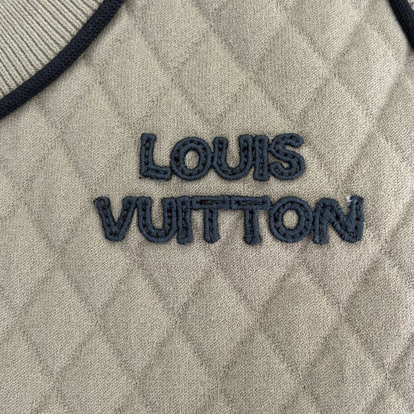 Louis Vuitton Louis Vuitton Wool Green T-Shirt M Women Size M / US 6-8 / IT 42-44 - 5 Thumbnail