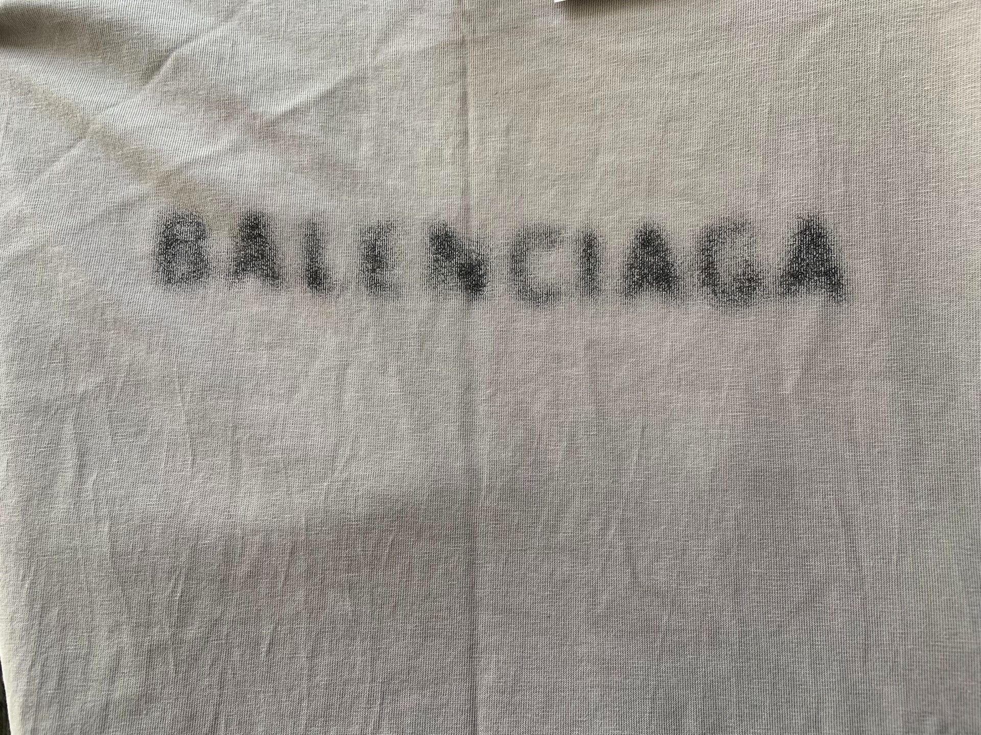 Balenciaga Balenciaga Solid Letter Print Distressed Crewneck Tee Size XS / US 0-2 / IT 36-38 - 3 Thumbnail