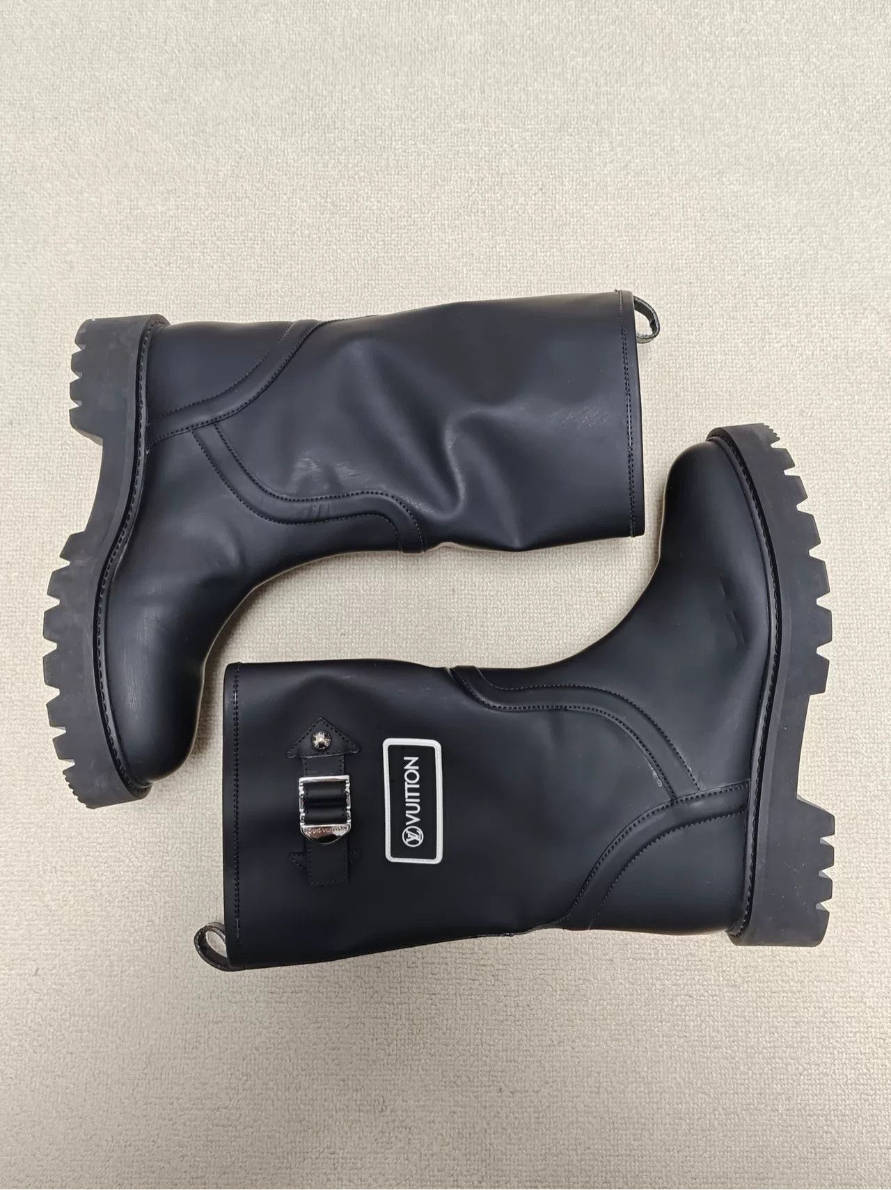 Louis Vuitton Louis Vuitton Black Suede Ankle Boots Size US 7 / IT 37 - 4 Thumbnail