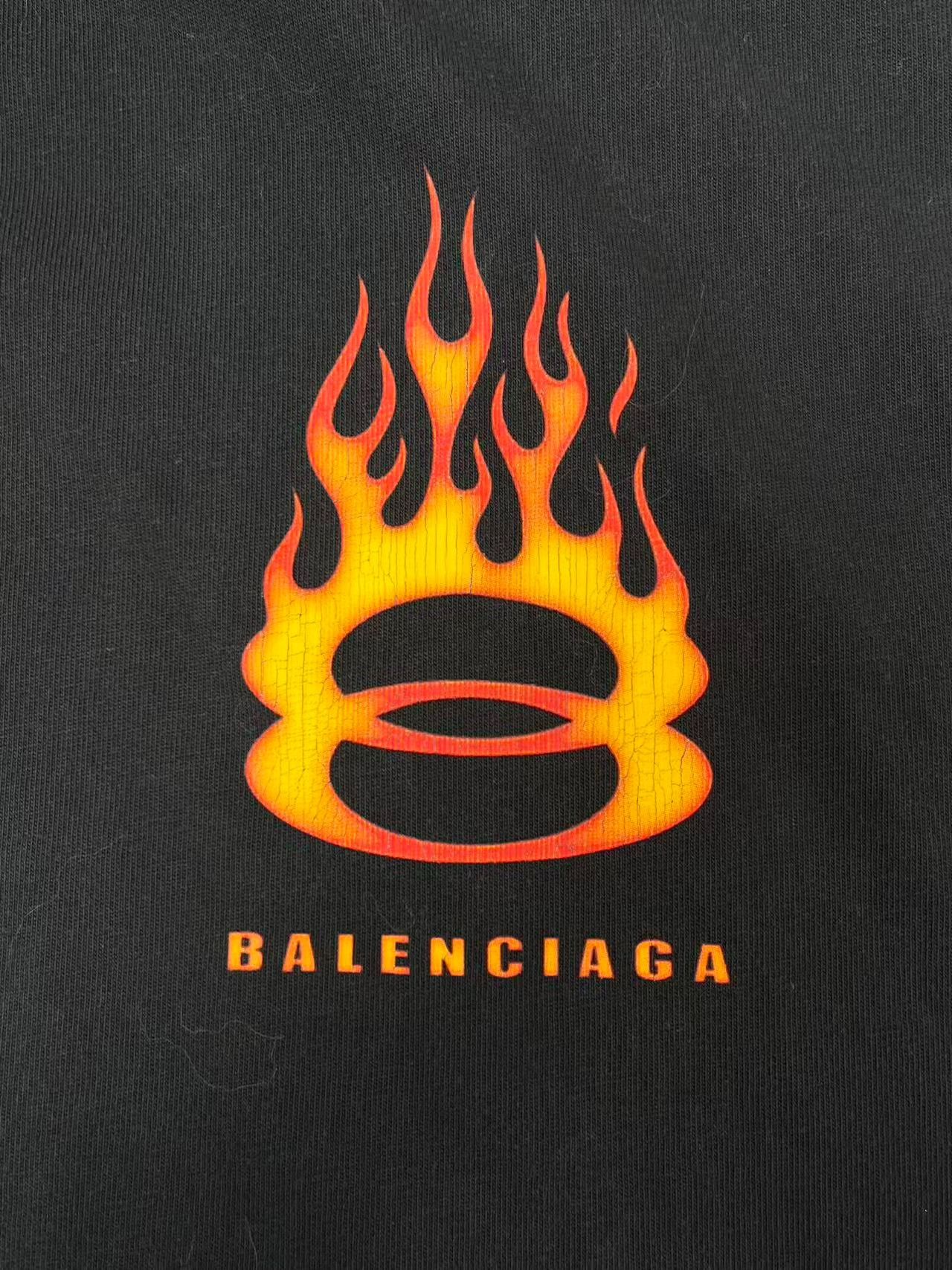 Balenciaga Balenciaga Flame Logo Crewneck Casual T-Shirt Size US S / EU 44-46 / 1 - 3 Thumbnail