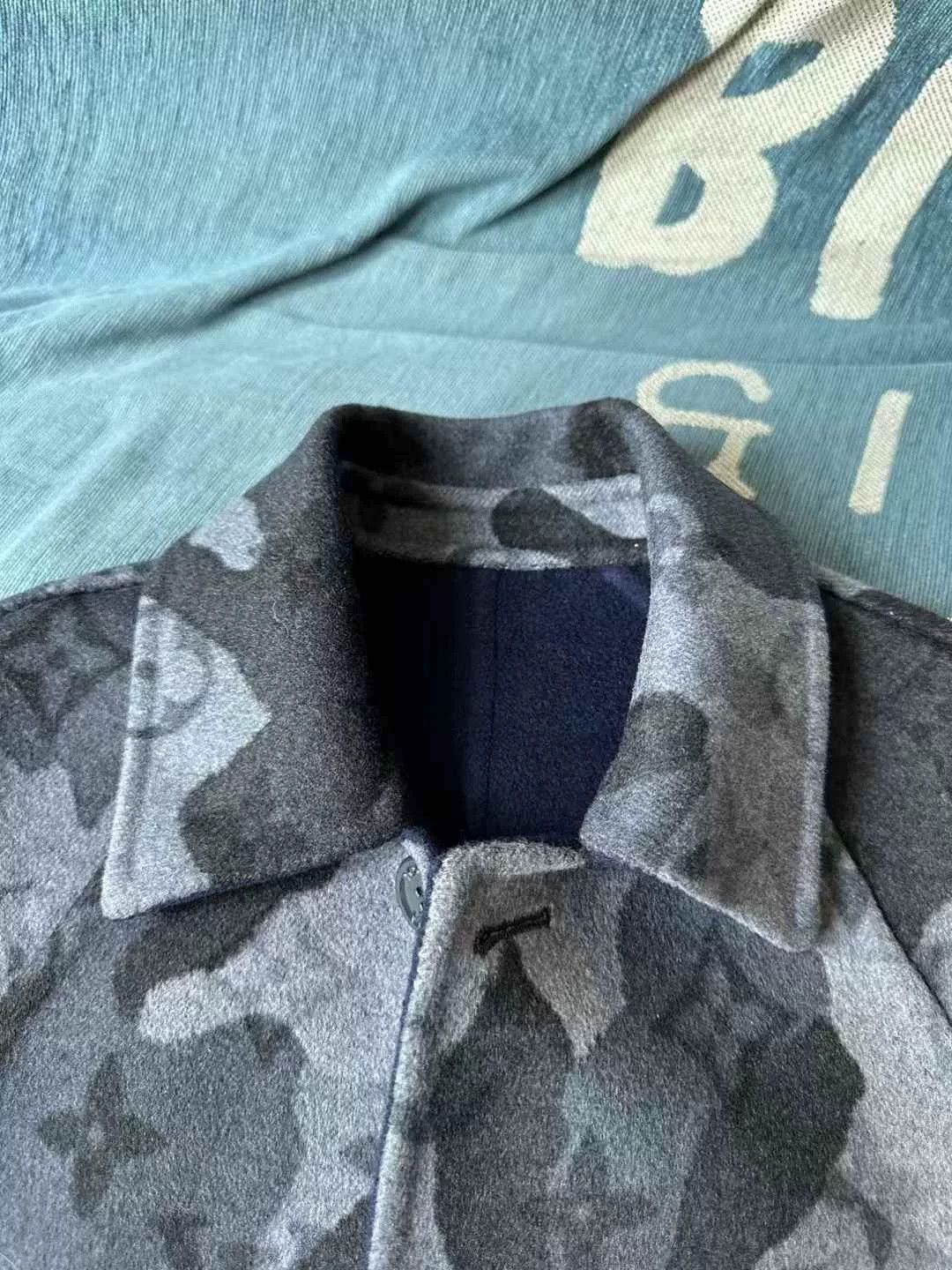 Louis Vuitton Louis Vuitton Camouflage Reversible Coat Size US S / EU 44-46 / 1 - 4 Thumbnail