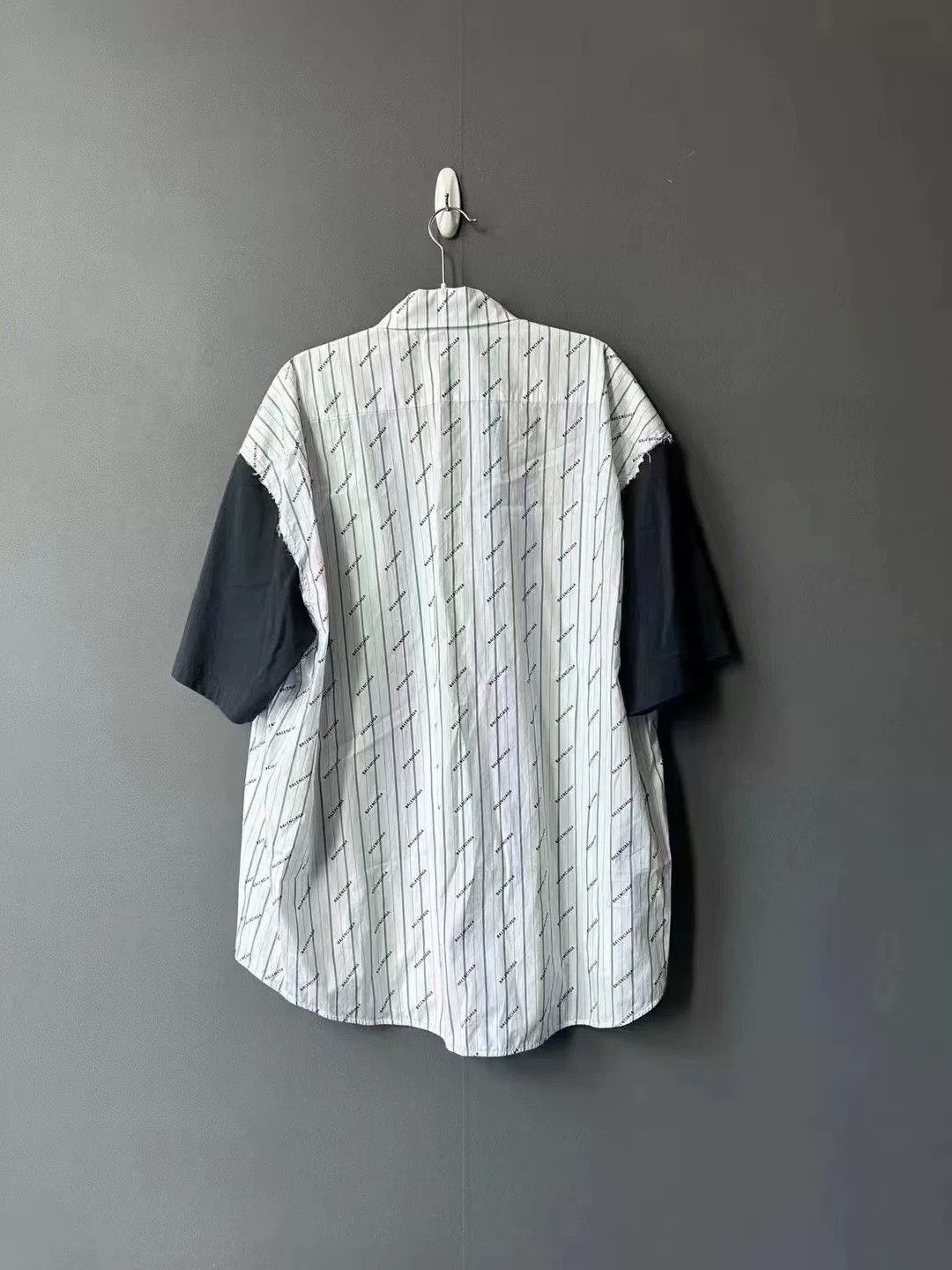 Balenciaga Balenciaga Layered Print Short-Sleeve Shirt Size US M / EU 48-50 / 2 - 2 Thumbnail