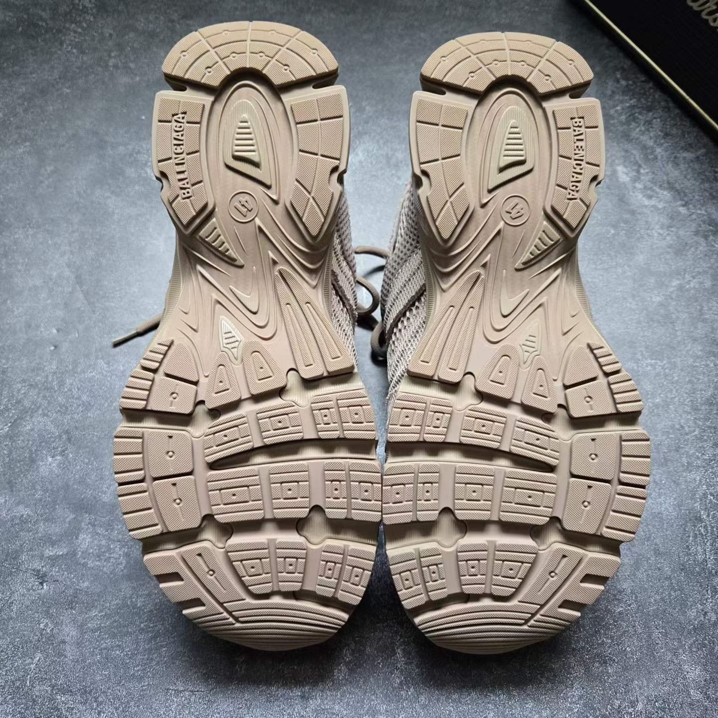 Balenciaga BALENCIAGA PHANTOM Desert Gray Sneakers Size US 8 / EU 41 - 7 Thumbnail