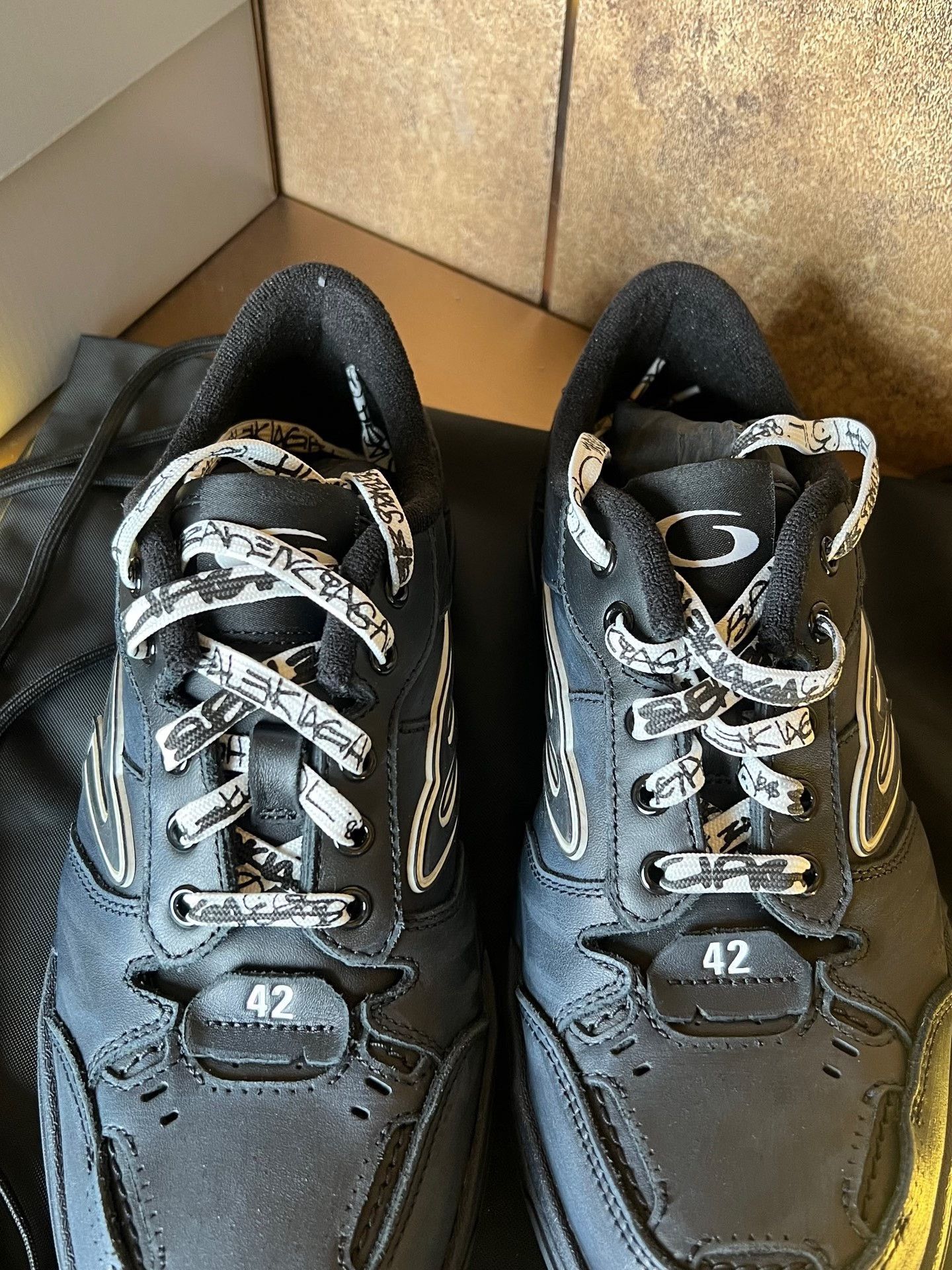 Balenciaga Balenciaga Black Hamptons Sneakers Size US 9 / EU 42 - 3 Thumbnail