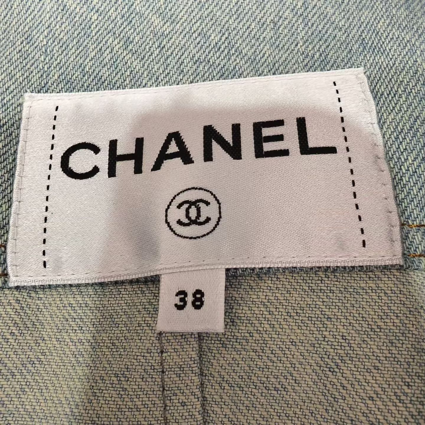 Chanel Chanel Blue Denim Patchwork Suit Jacket Size S / US 4 / IT 40 - 3 Thumbnail