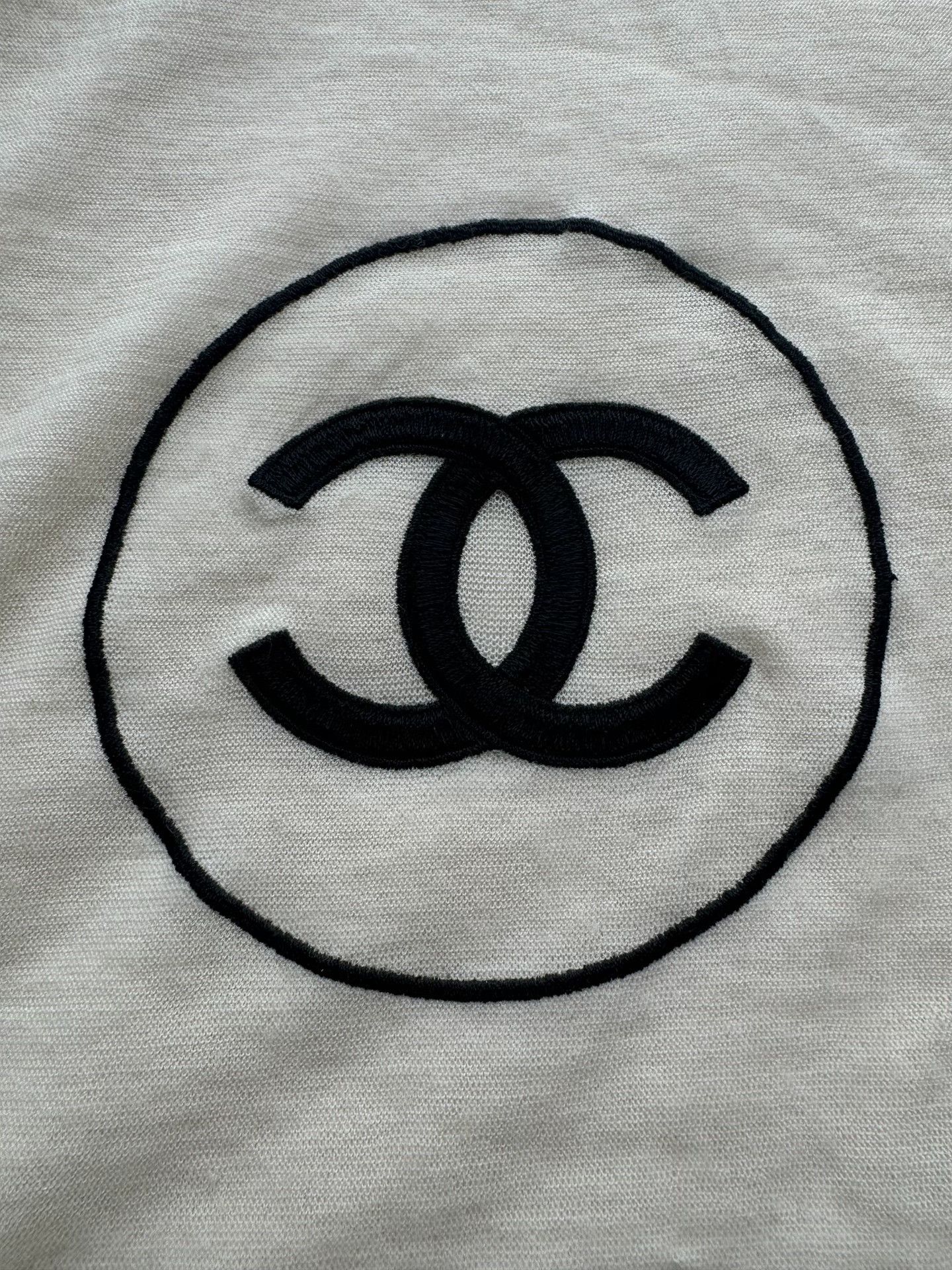 Chanel Chanel Beige Cashmere Oversized Shawl Size ONE SIZE - 2 Thumbnail