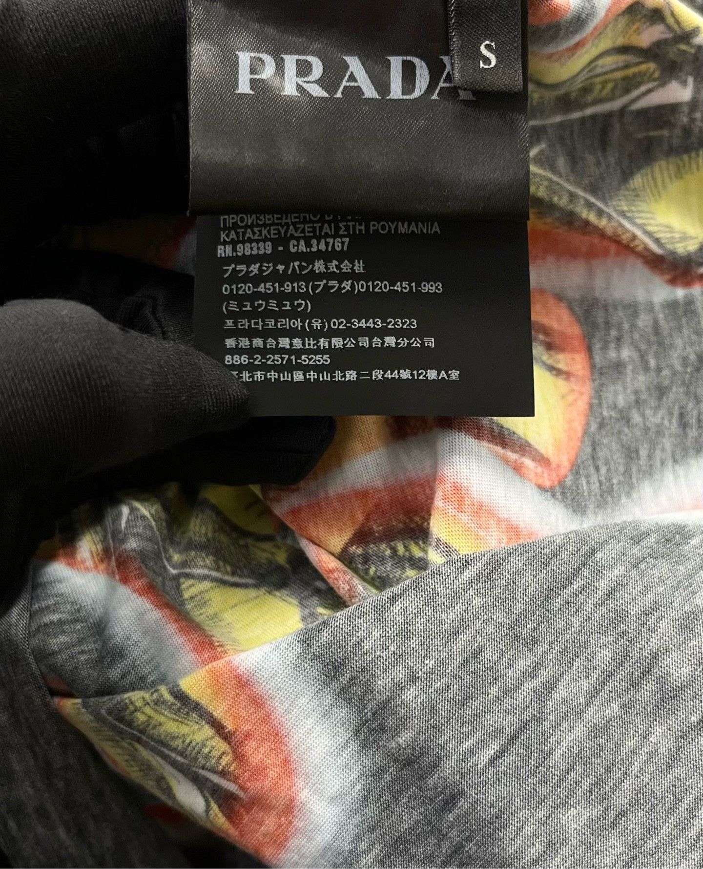 Prada Prada Runway Banana Flame Logo Short Sleeve Size US S / EU 44-46 / 1 - 4 Thumbnail