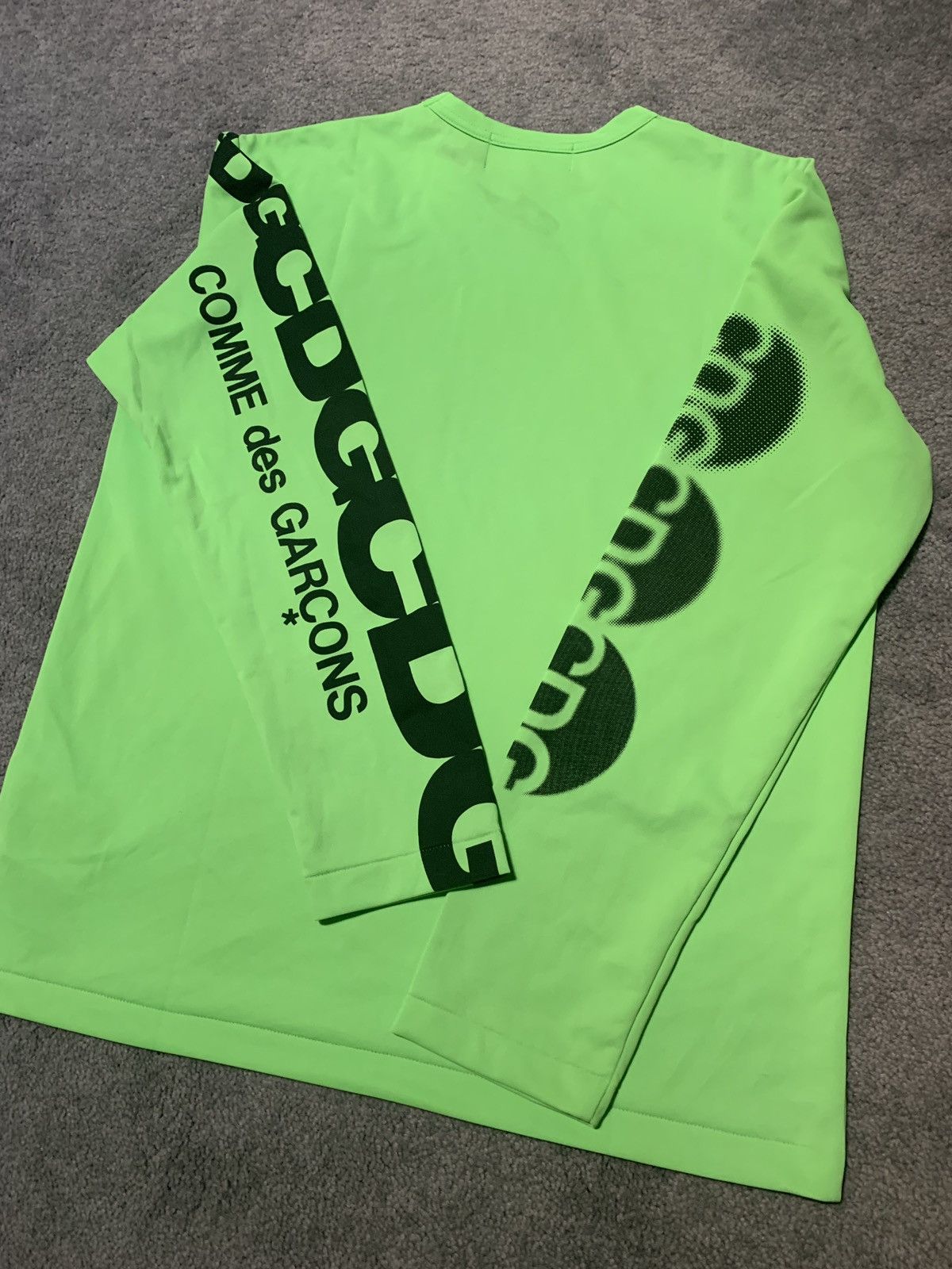 Comme des Garcons Comme Des Garçons Cdg Long sleeve Breaking News green Size US XL / EU 56 / 4 - 2 Thumbnail