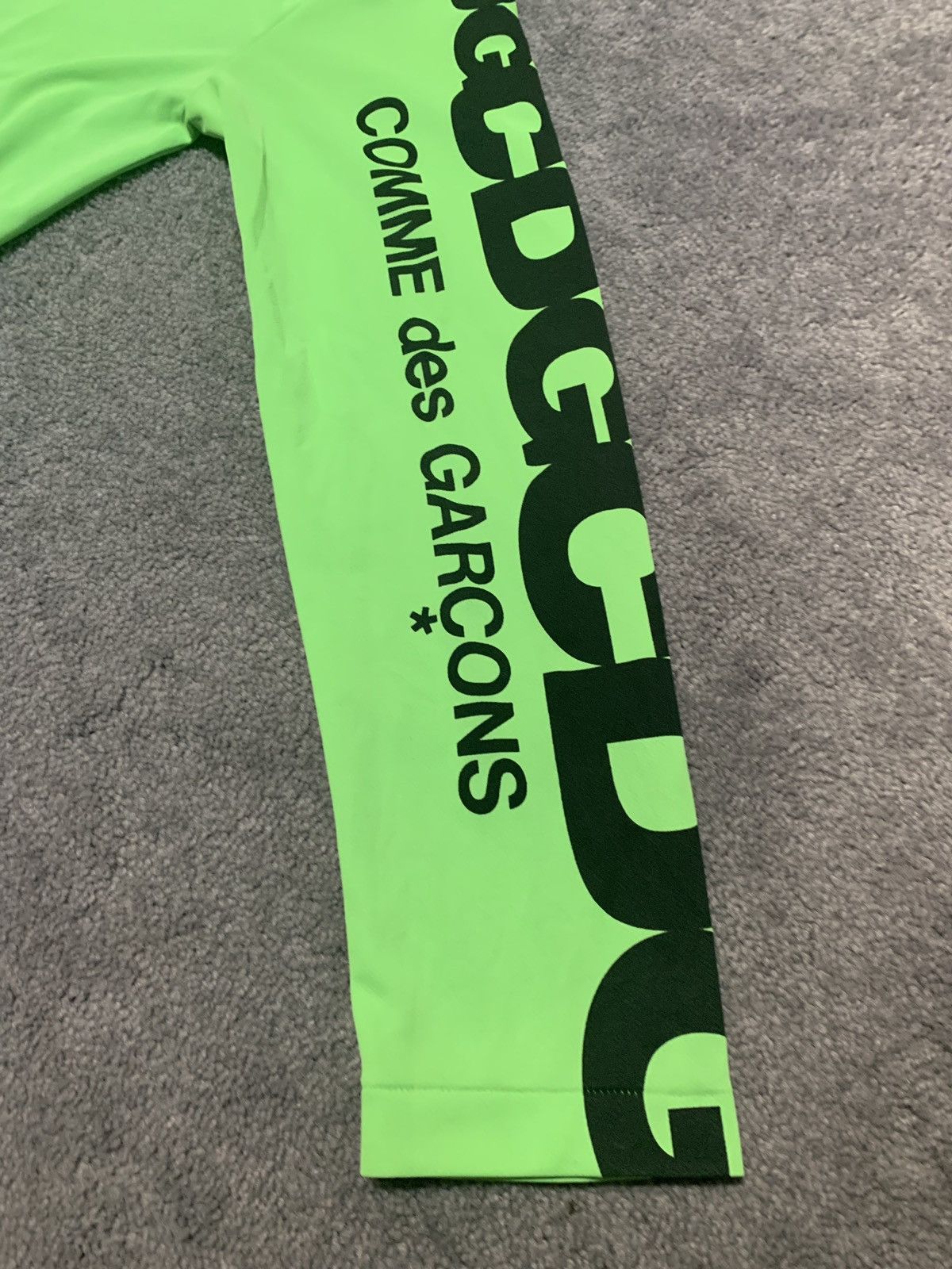 Comme des Garcons Comme Des Garçons Cdg Long sleeve Breaking News green Size US XL / EU 56 / 4 - 3 Thumbnail