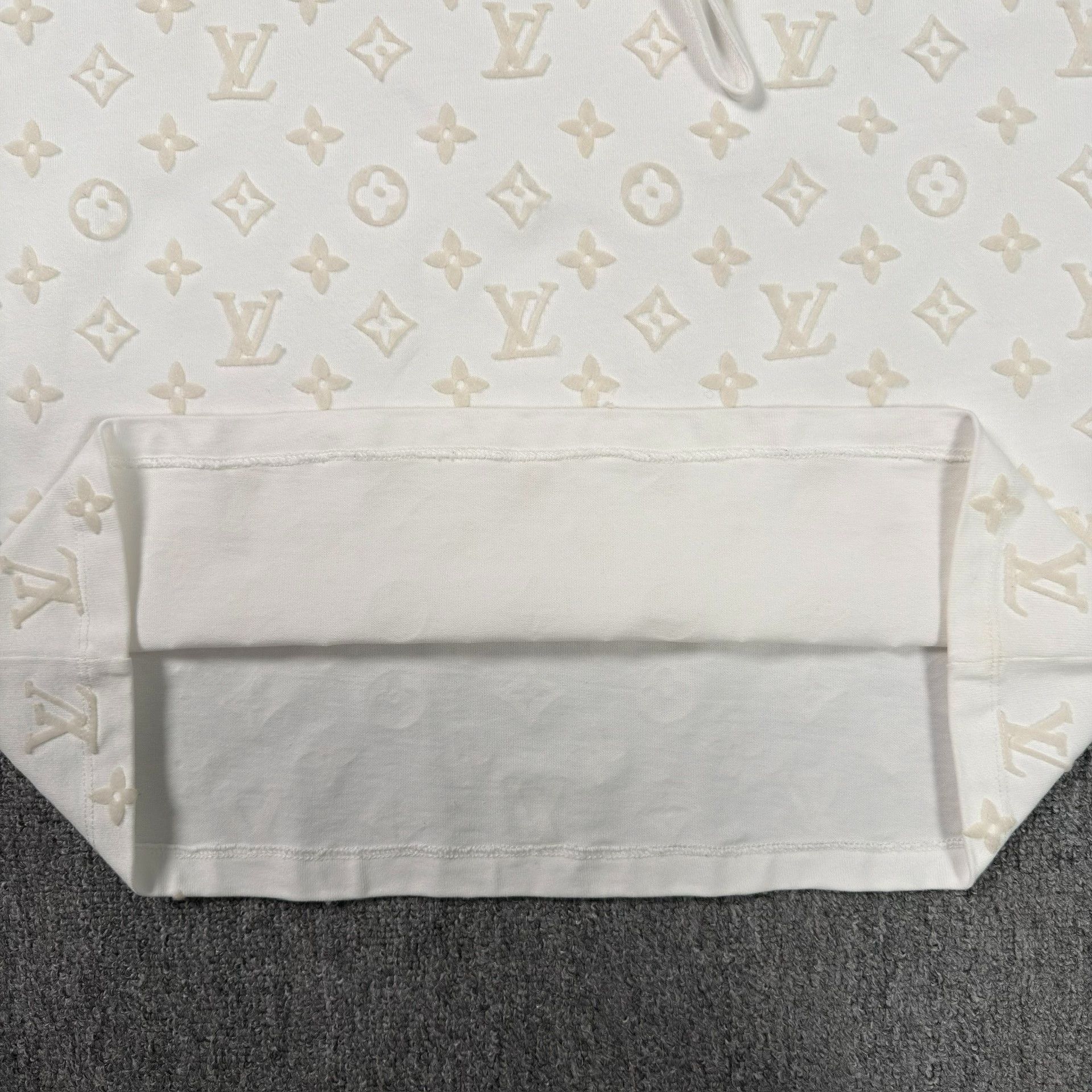 Louis Vuitton Louis Vuitton 3D Monogram Pocket T-Shirt Size M Size US M / EU 48-50 / 2 - 5 Thumbnail