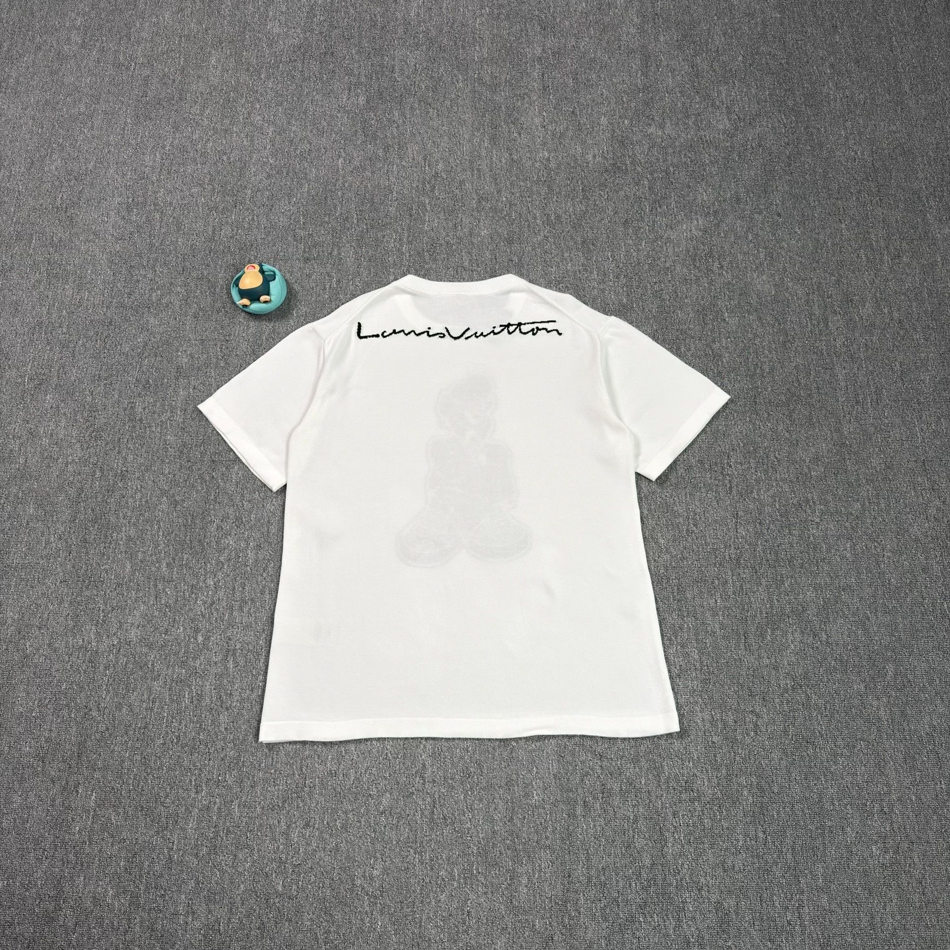 Louis Vuitton Louis Vuitton Rapping Wolf Graphic Knit T-Shirt L Size US L / EU 52-54 / 3 - 2 Thumbnail