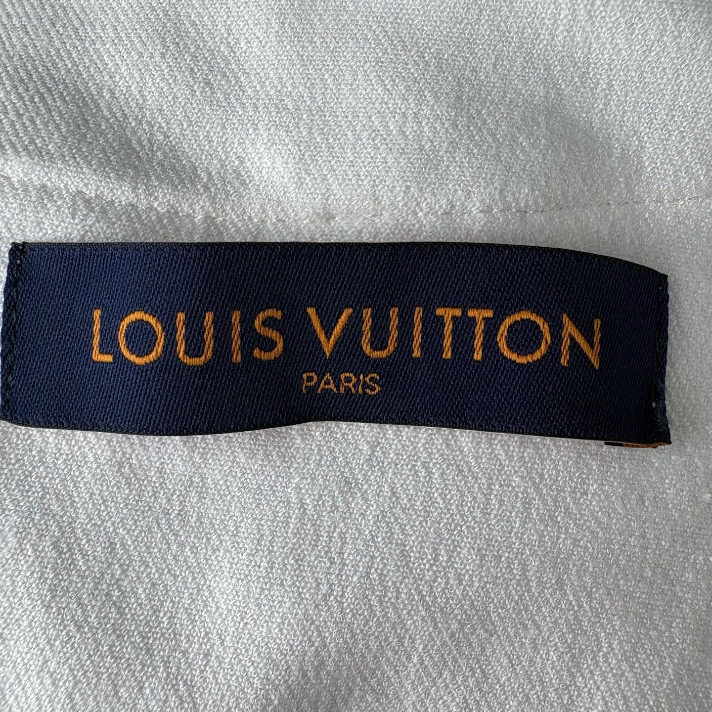 Louis Vuitton Louis Vuitton White Shirt s Men Size US S / EU 44-46 / 1 - 3 Thumbnail