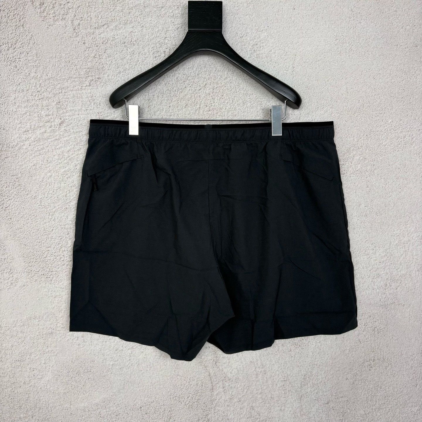 Arc'teryx Arc'teryx Black Shorts 38 Men Size US 38 / EU 54 - 2 Thumbnail