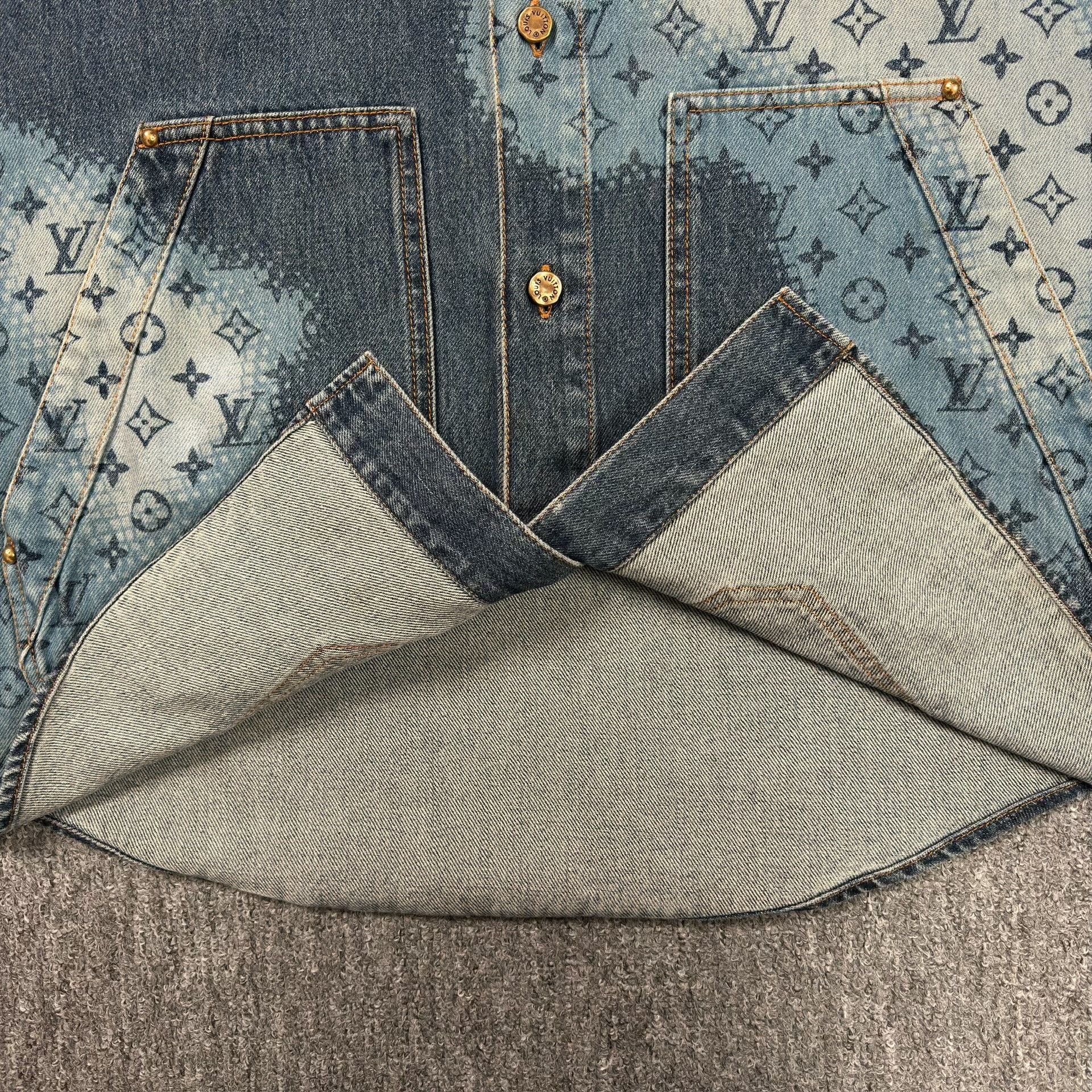 Louis Vuitton Louis Vuitton Monogram Denim Shirt Size L Size US L / EU 52-54 / 3 - 4 Thumbnail