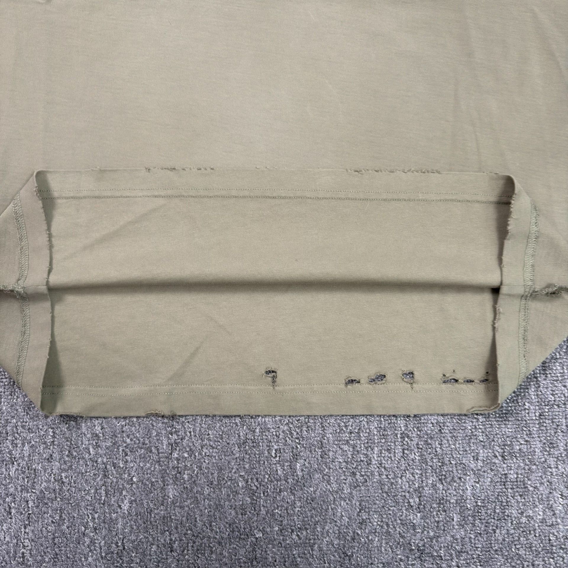 Balenciaga Balenciaga Embroidered Logo Distressed T-Shirt XXS Size US XXS / EU 40 - 5 Thumbnail