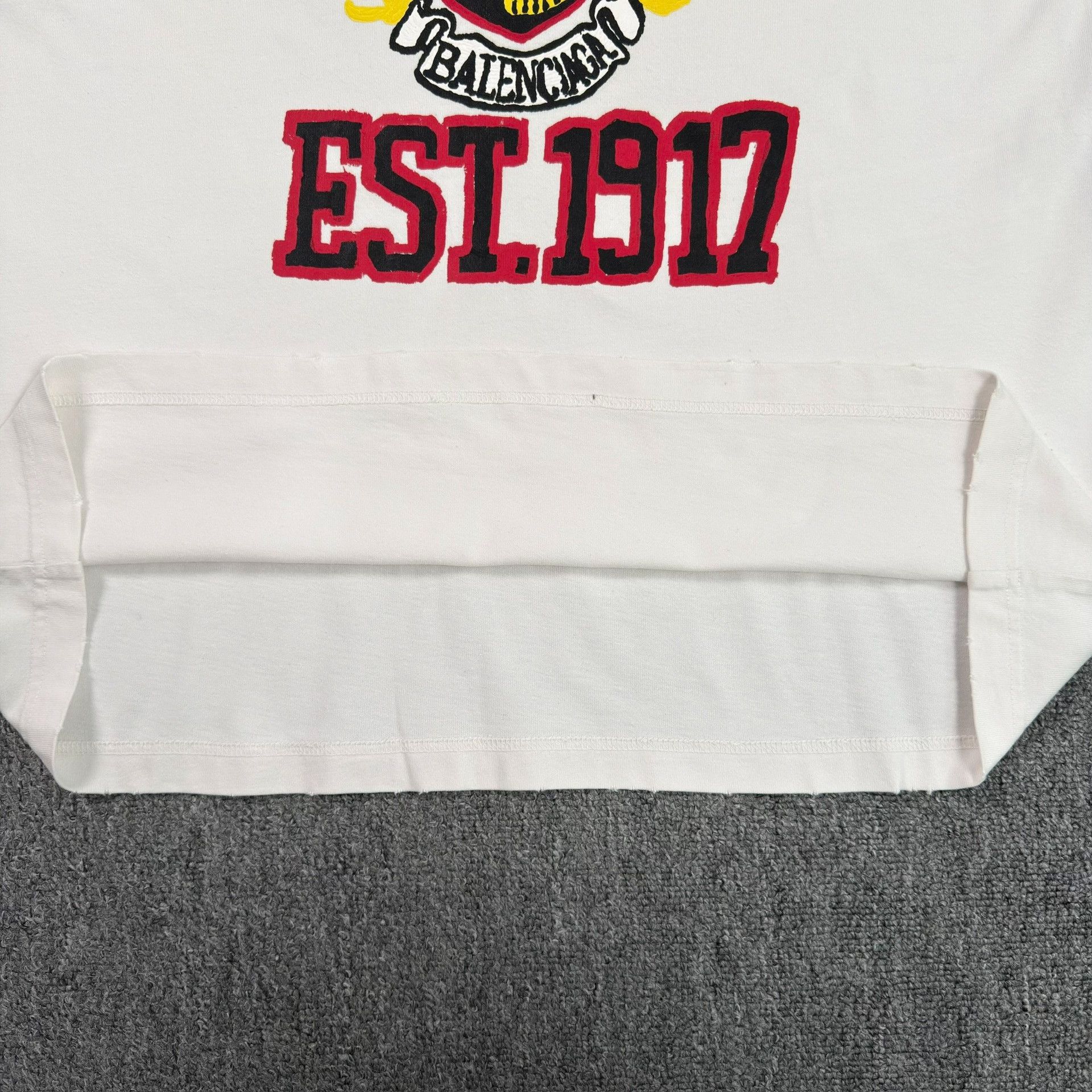 Balenciaga Balenciaga Scissors Crest Graphic T-Shirt XS Size US XS / EU 42 / 0 - 5 Thumbnail