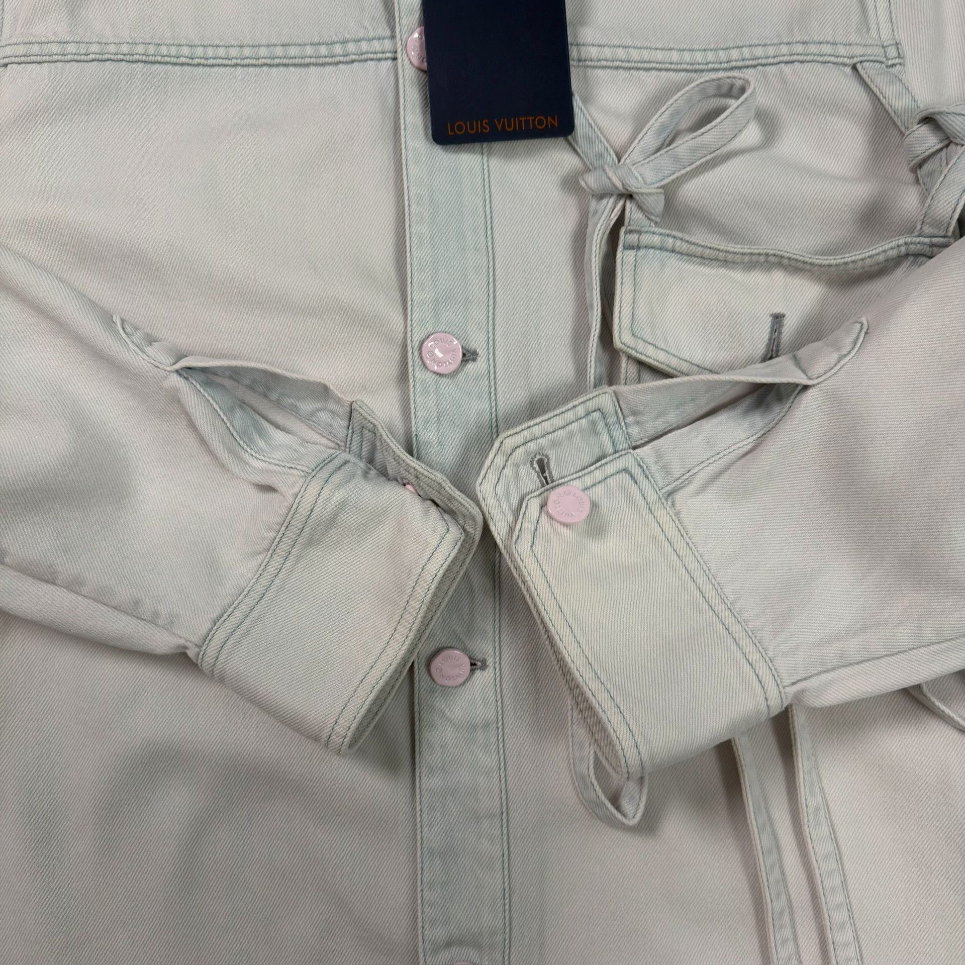 Louis Vuitton Louis Vuitton Pocket Detail Denim Shirt XS Size US XS / EU 42 / 0 - 5 Thumbnail