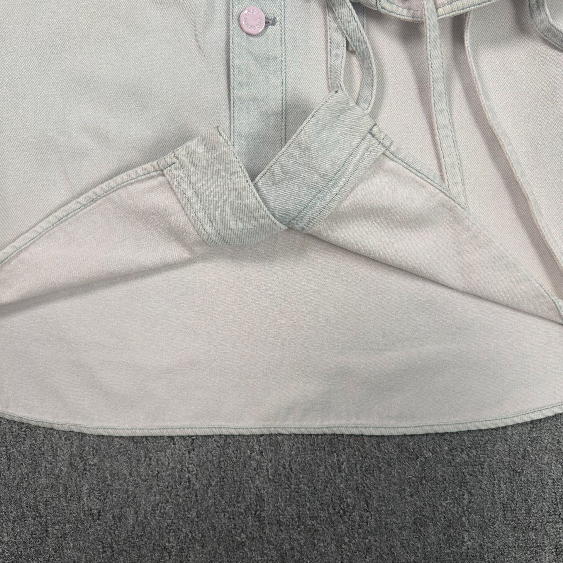 Louis Vuitton Louis Vuitton Pocket Detail Denim Shirt XS Size US XS / EU 42 / 0 - 6 Thumbnail