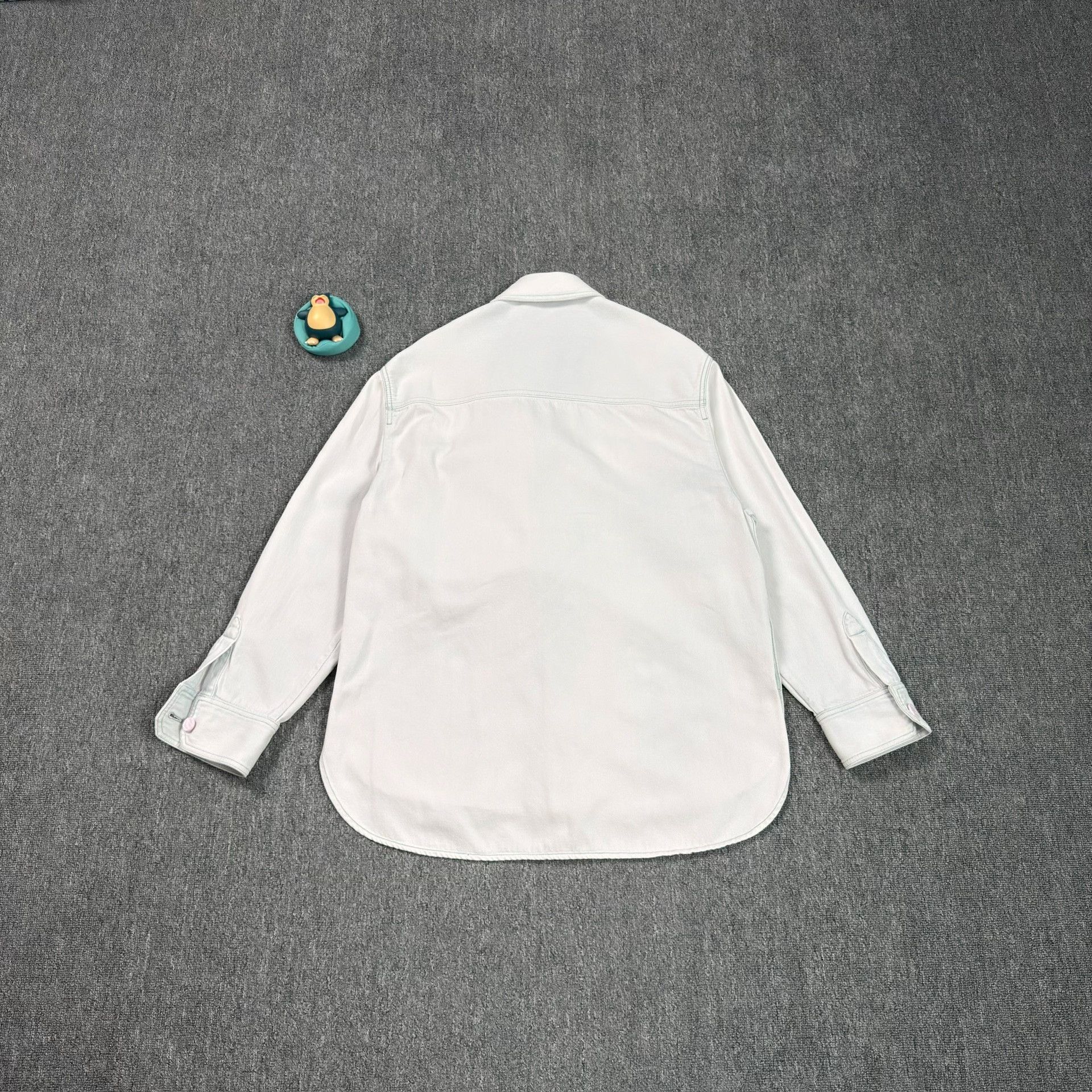 Louis Vuitton Louis Vuitton Pocket Detail Denim Shirt XS Size US XS / EU 42 / 0 - 2 Thumbnail