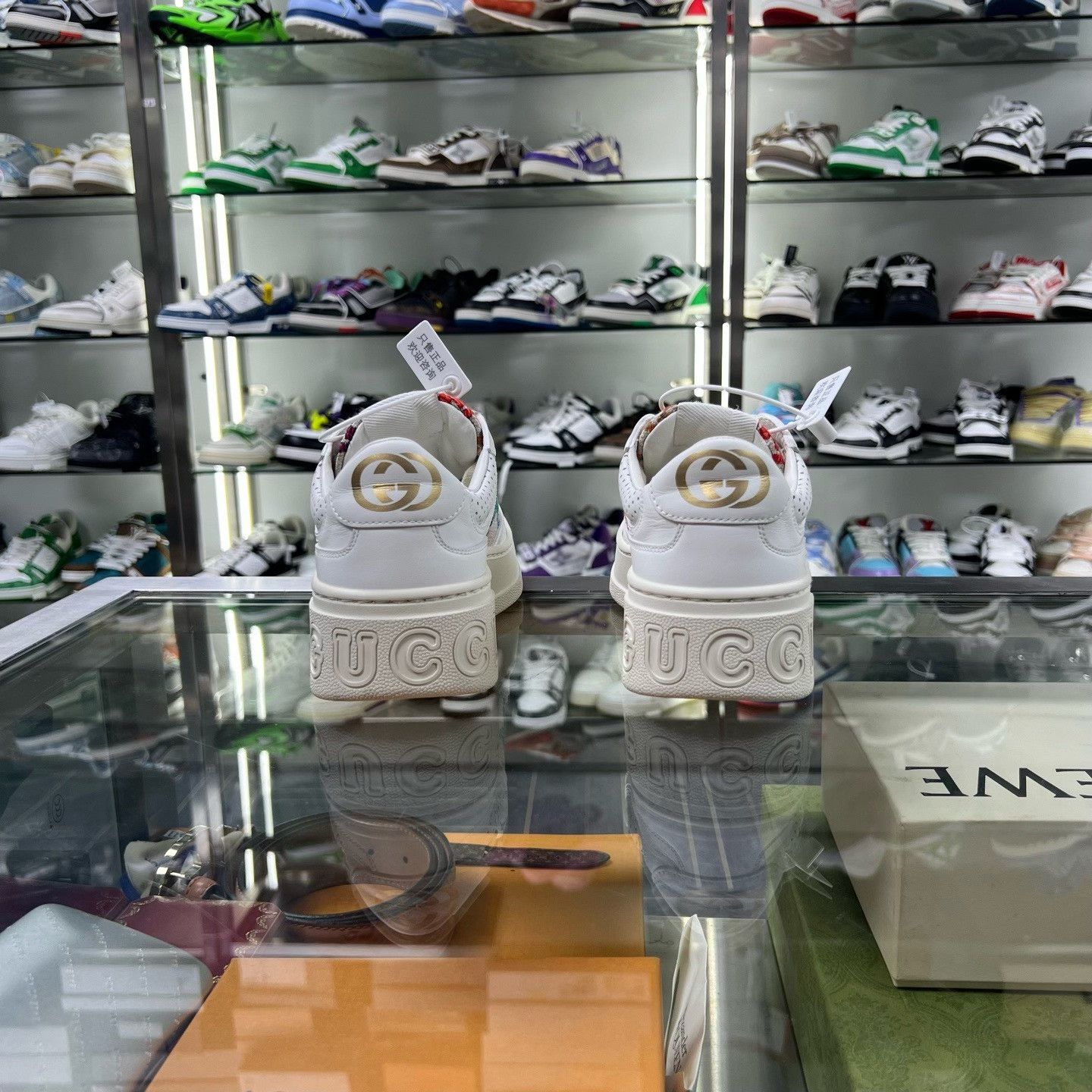 Gucci Gucci Lowtop Sneakers it_36-5 Women Size US 6.5 / IT 36.5 - 5 Thumbnail