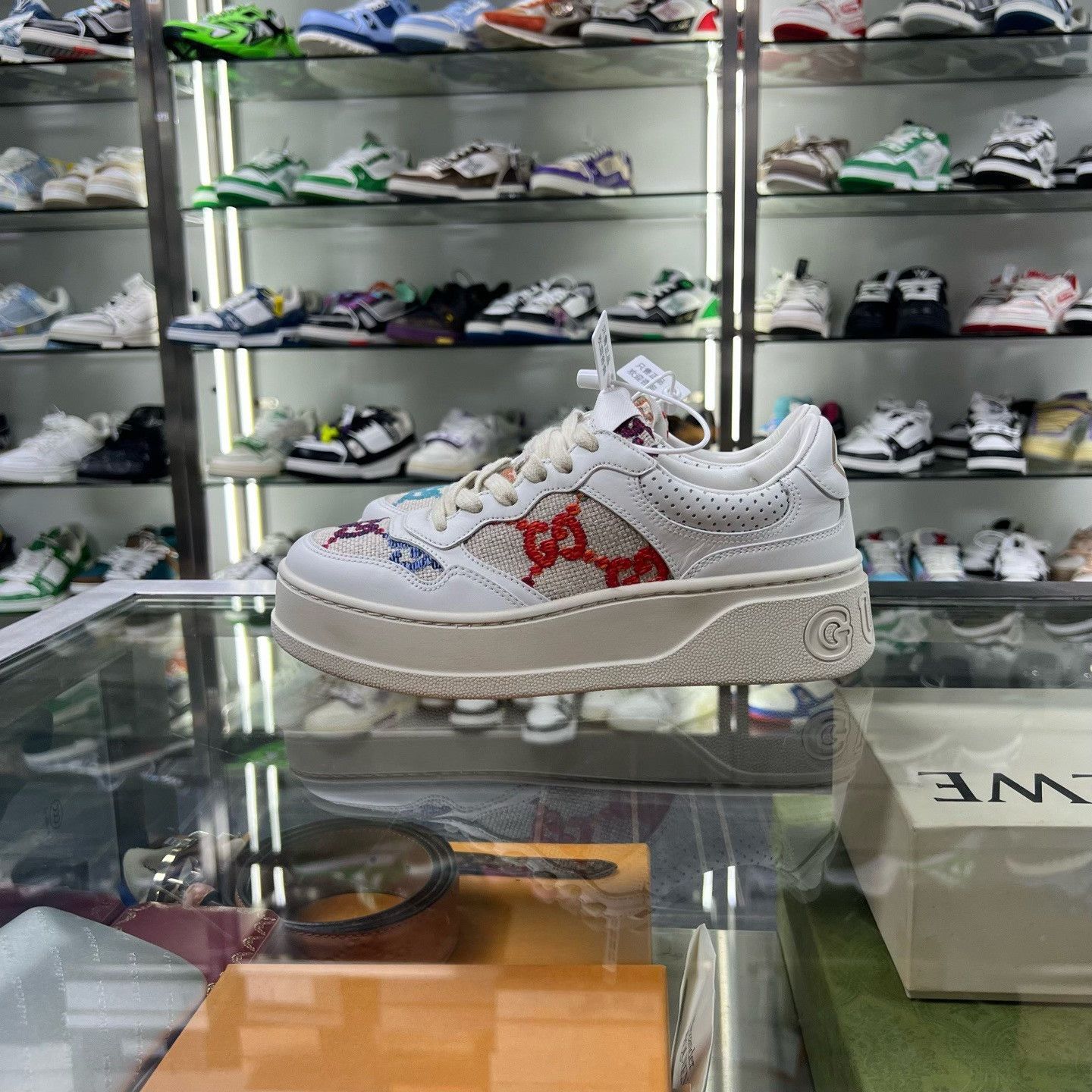Gucci Gucci Lowtop Sneakers it_36-5 Women Size US 6.5 / IT 36.5 - 3 Thumbnail