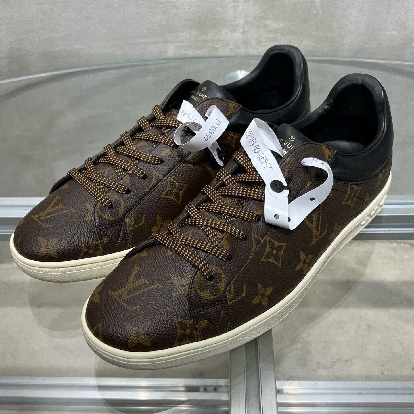 Louis Vuitton Louis Vuitton Multi Lowtop Sneakers 8 Men Size US 8 / EU 41 - 2 Thumbnail