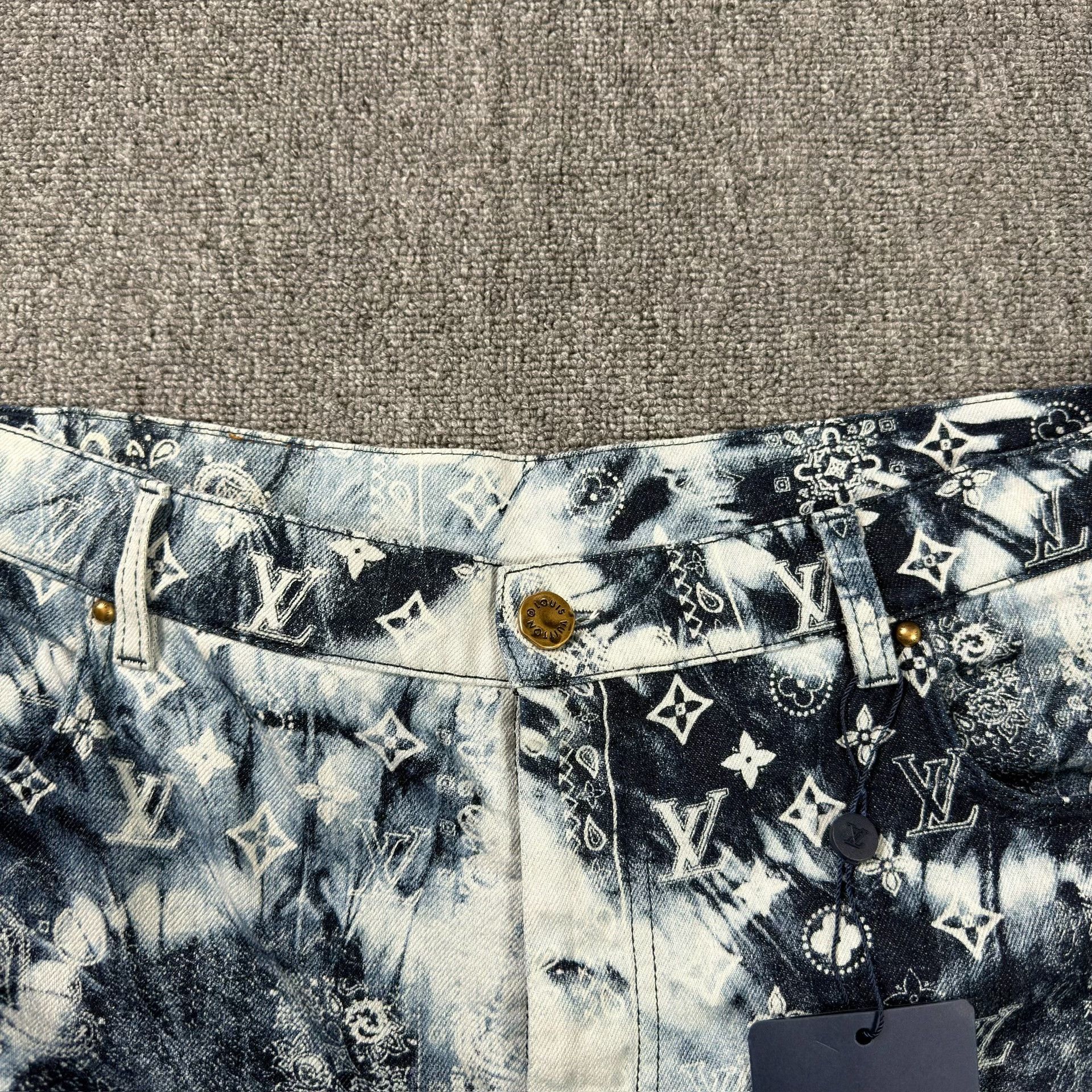 Louis Vuitton Louis Vuitton Monogram Bandana Denim Shorts 34 Size US 34 / EU 50 - 3 Thumbnail
