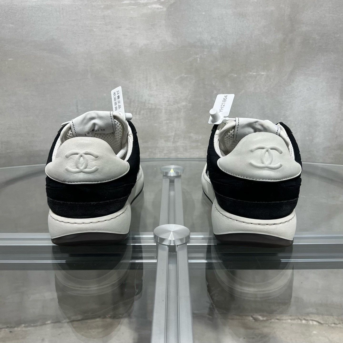 Chanel Chanel Leather Black Lowtop Sneakers it_38 Women Size US 8 / IT 38 - 6 Thumbnail