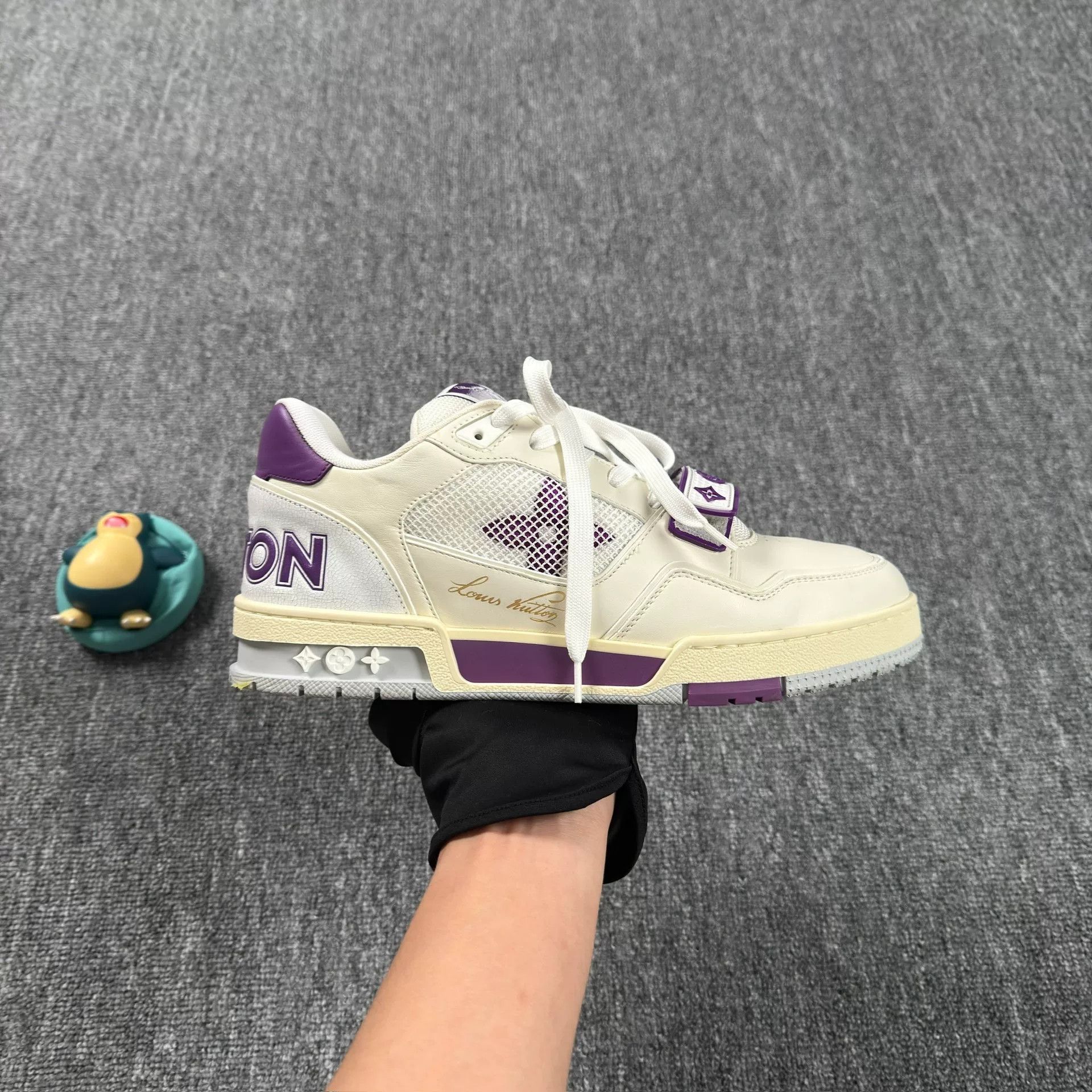 Louis Vuitton Louis Vuitton Purple White Velcro Trainer Sneakers Size 8 Size US 8 / EU 41 - 9 Thumbnail