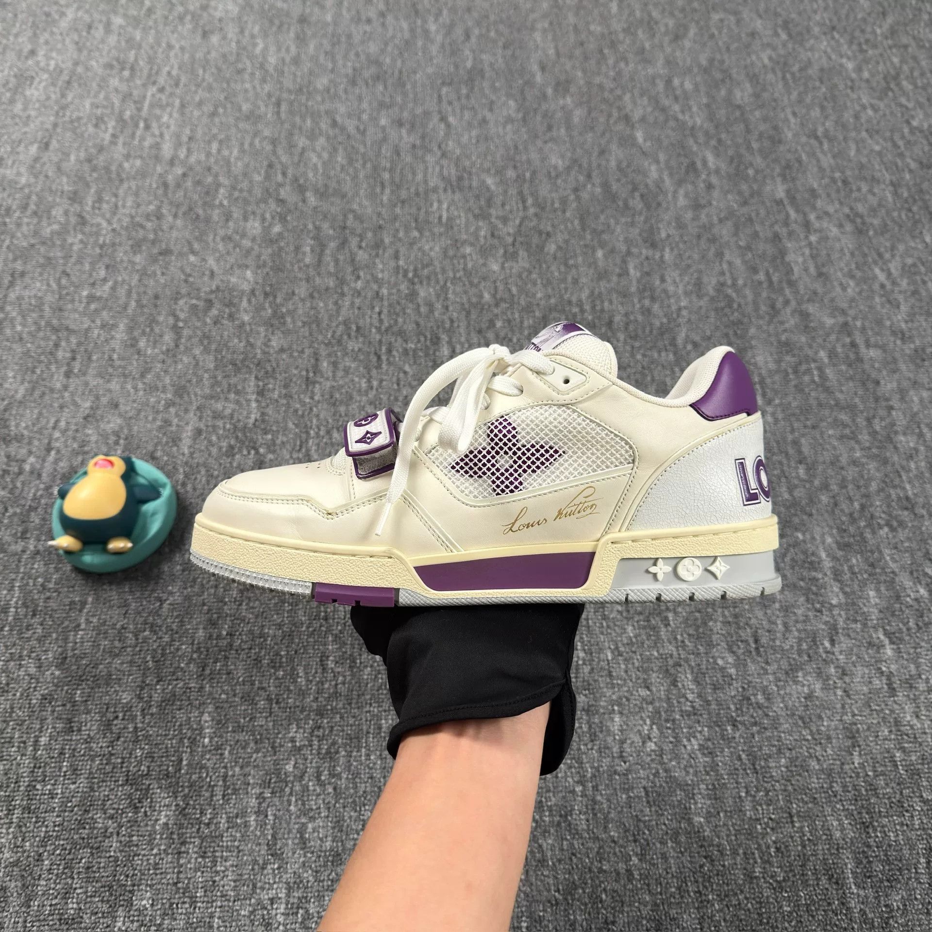 Louis Vuitton Louis Vuitton Purple White Velcro Trainer Sneakers Size 8 Size US 8 / EU 41 - 8 Thumbnail