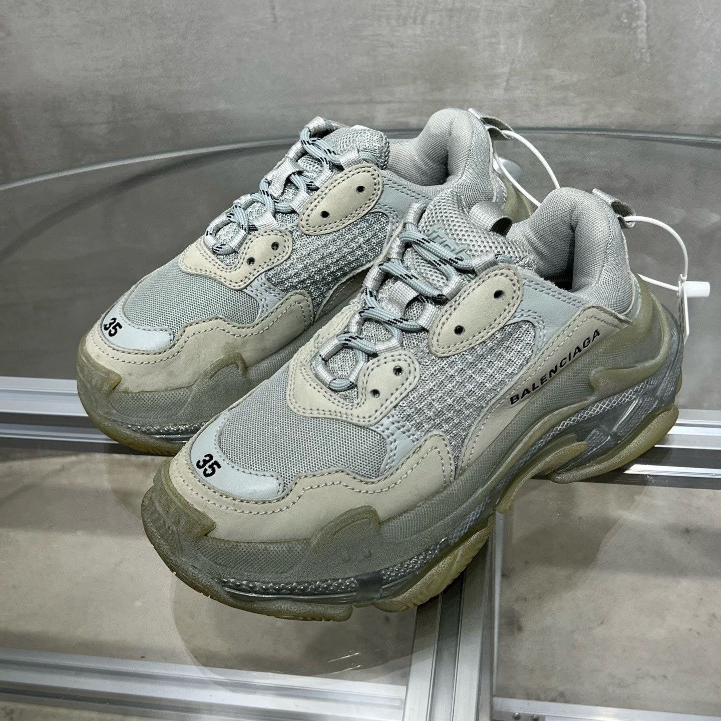 Balenciaga Balenciaga Gray Lowtop Sneakers 10 Men Size US 10 / EU 43 - 2 Thumbnail