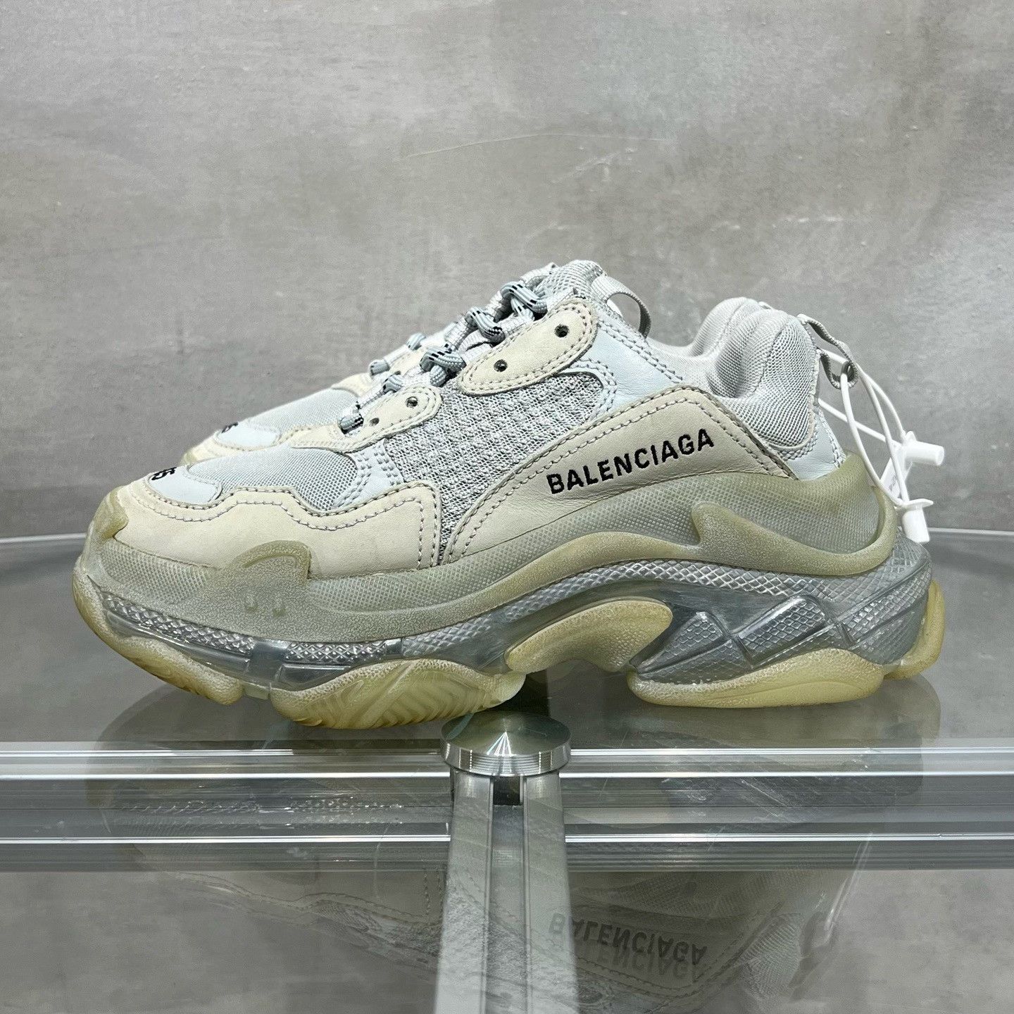 Balenciaga Balenciaga Gray Lowtop Sneakers 10 Men Size US 10 / EU 43 - 5 Thumbnail
