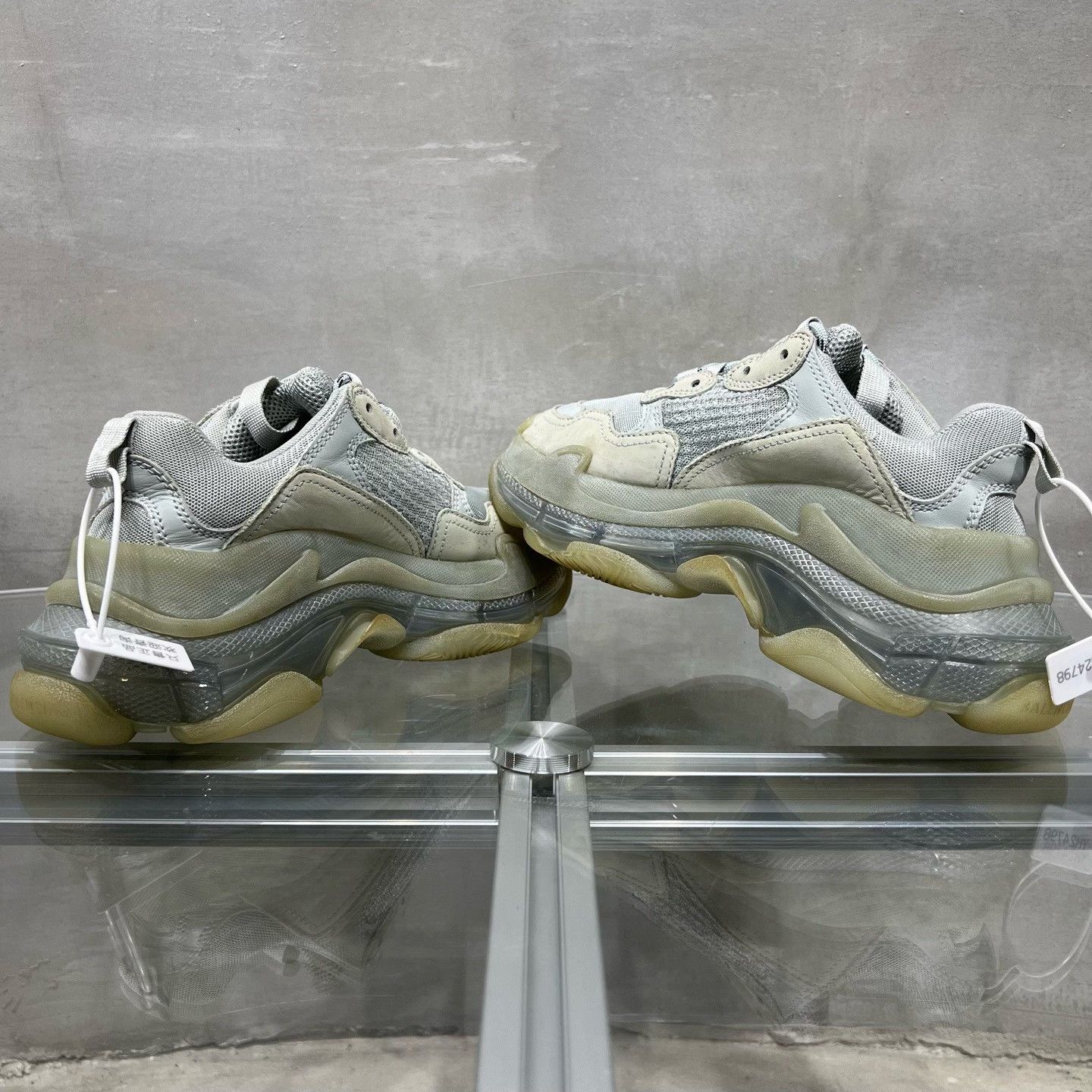 Balenciaga Balenciaga Gray Lowtop Sneakers 10 Men Size US 10 / EU 43 - 6 Thumbnail