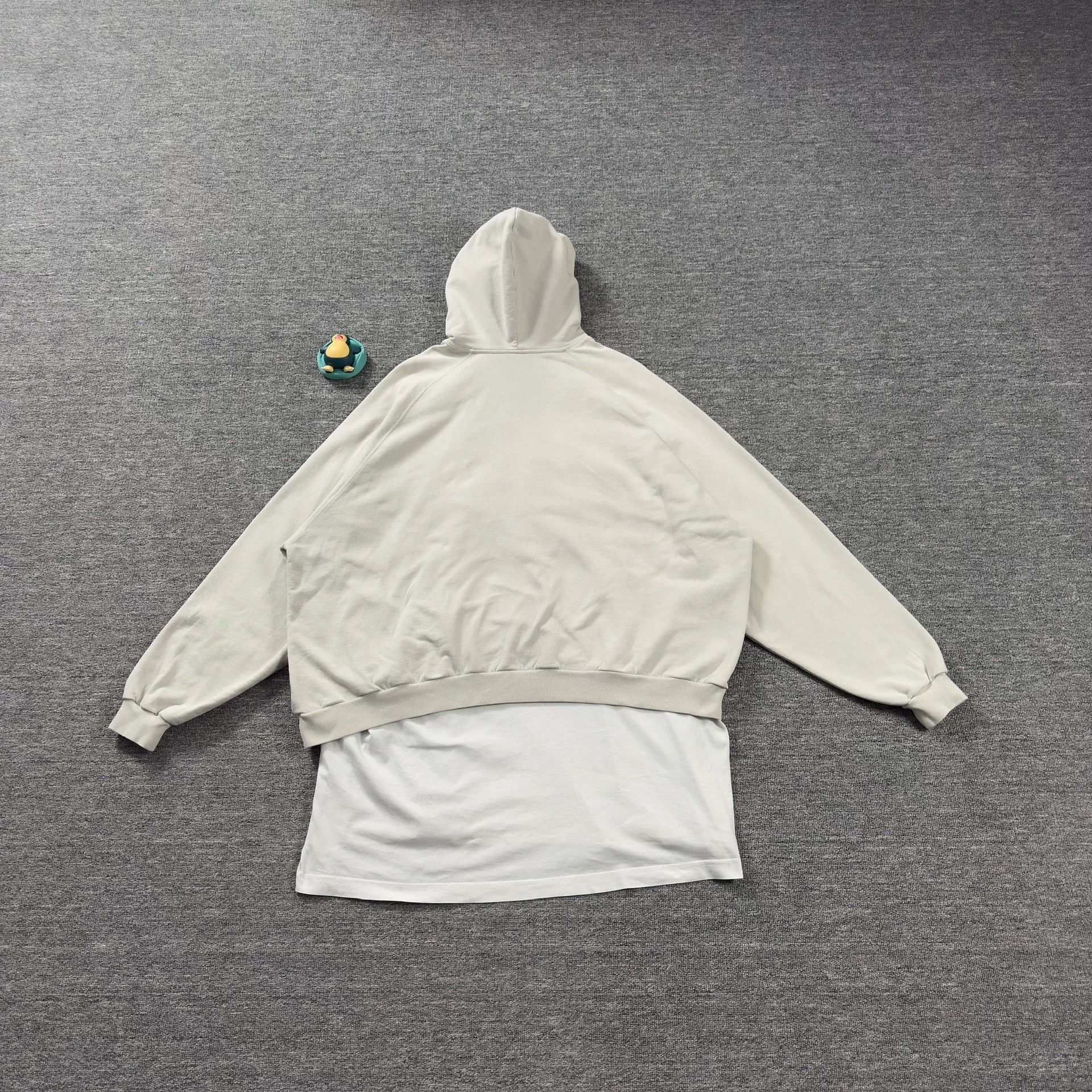 Balenciaga Balenciaga 3XL Layered Logo Hoodie Beige Size 2 Size US M / EU 48-50 / 2 - 8 Thumbnail