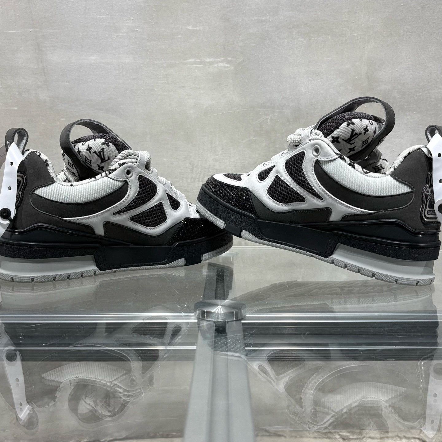Louis Vuitton Louis Vuitton Skate Gray Lowtop Sneakers it_36-5 Women Size US 6.5 / IT 36.5 - 5 Thumbnail