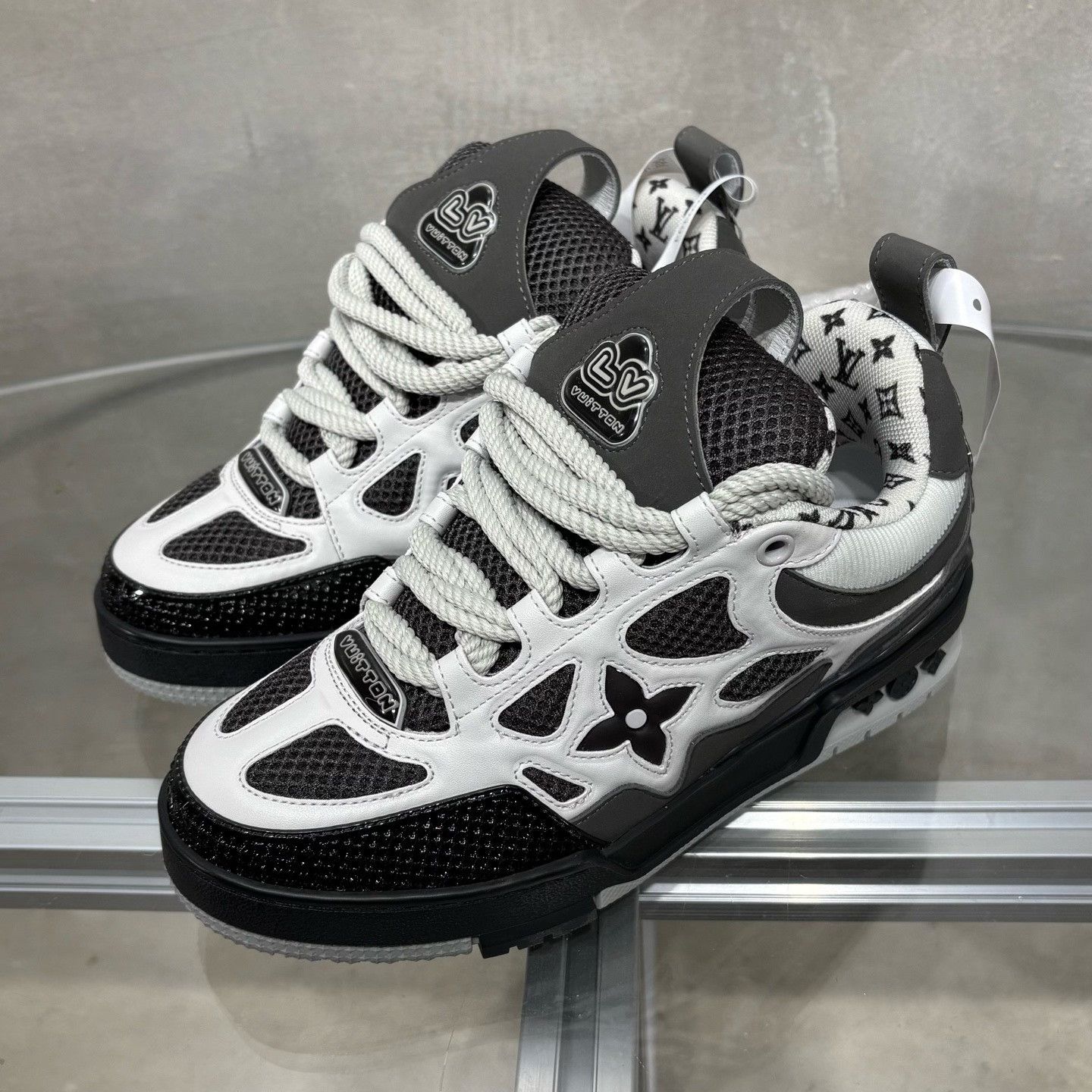 Louis Vuitton Louis Vuitton Skate Gray Lowtop Sneakers it_36-5 Women Size US 6.5 / IT 36.5 - 2 Thumbnail