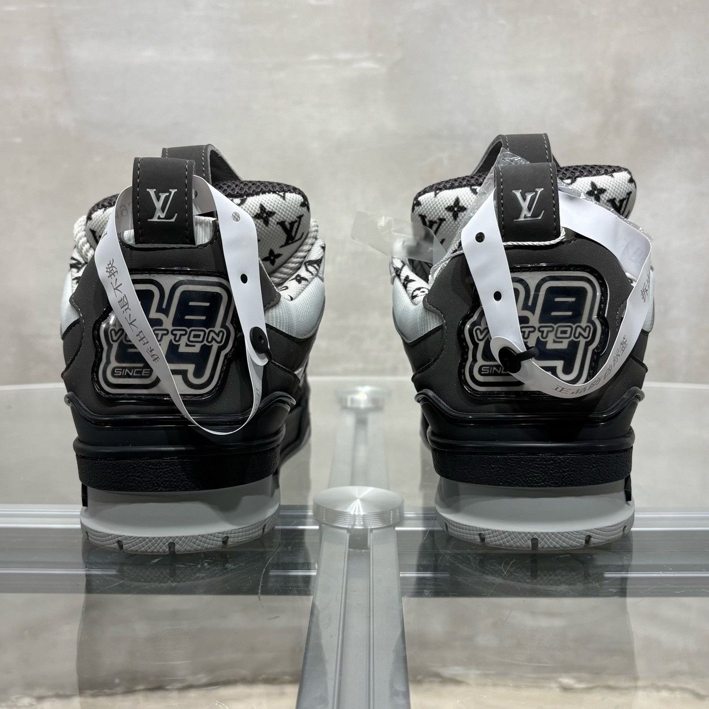 Louis Vuitton Louis Vuitton Skate Gray Lowtop Sneakers it_36-5 Women Size US 6.5 / IT 36.5 - 6 Thumbnail