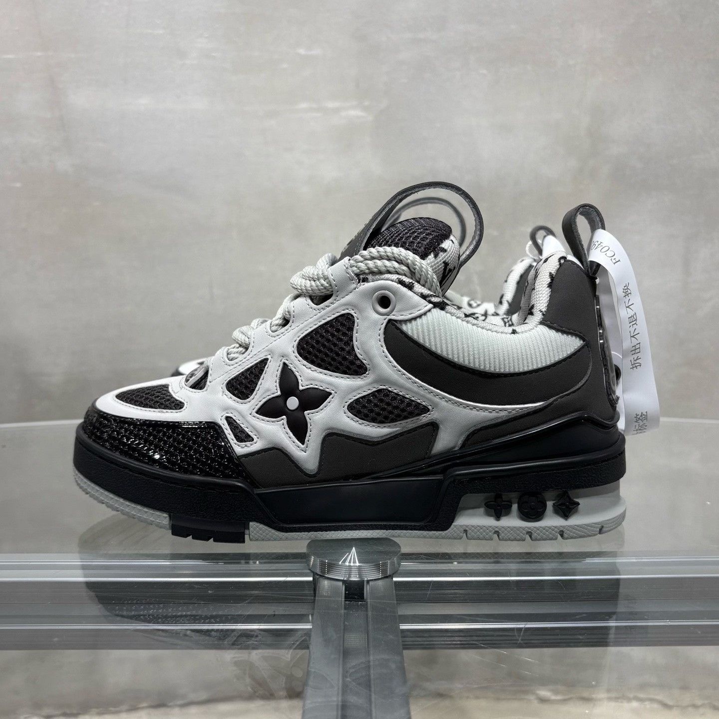 Louis Vuitton Louis Vuitton Skate Gray Lowtop Sneakers it_36-5 Women Size US 6.5 / IT 36.5 - 3 Thumbnail