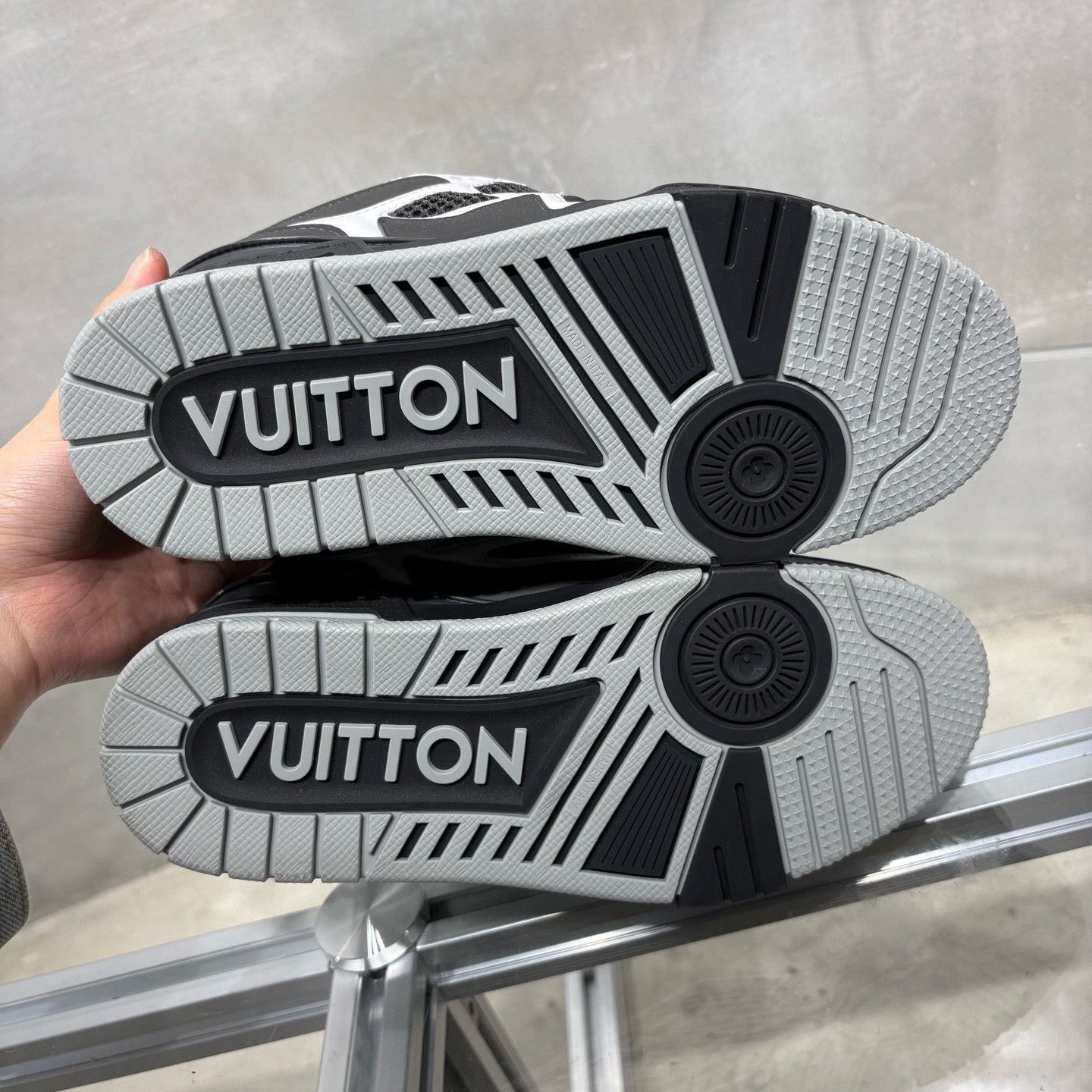 Louis Vuitton Louis Vuitton Skate Gray Lowtop Sneakers it_36-5 Women Size US 6.5 / IT 36.5 - 7 Thumbnail