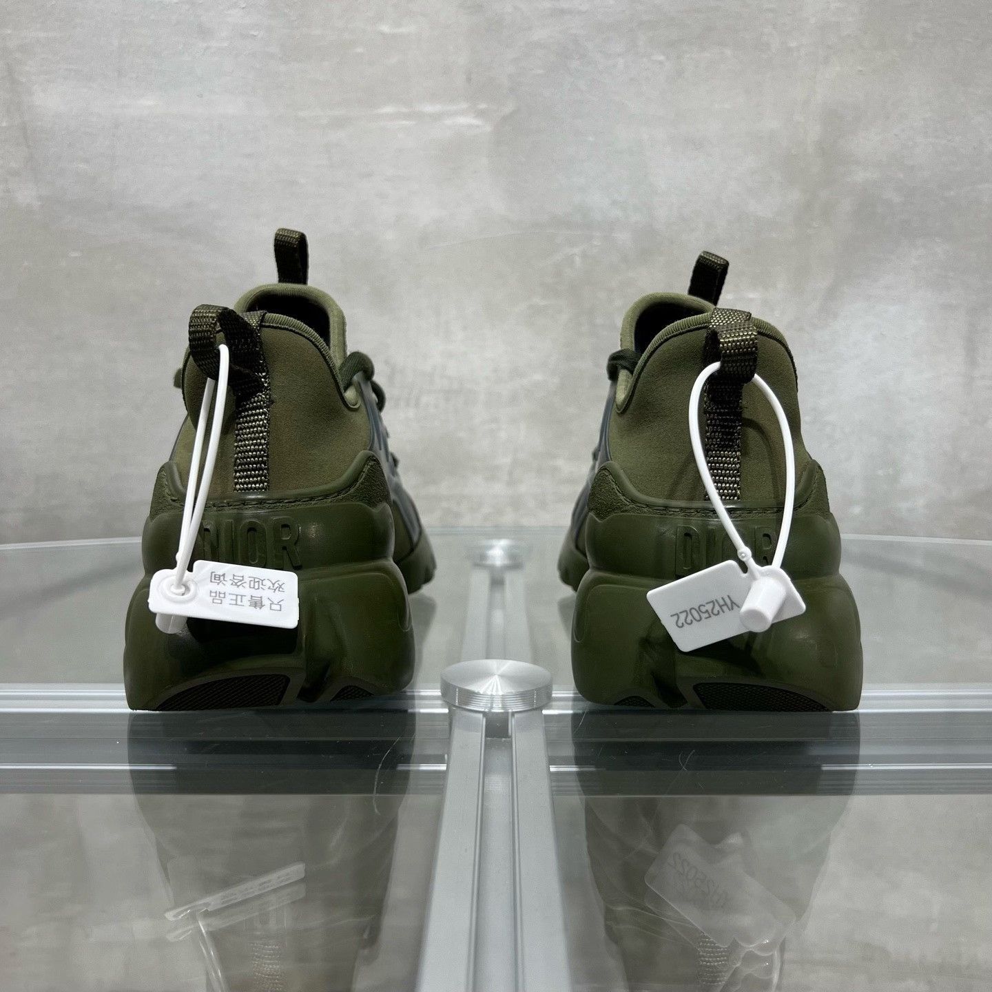 Dior Dior Green Lowtop Sneakers it_36-5 Women Size US 6.5 / IT 36.5 - 6 Thumbnail