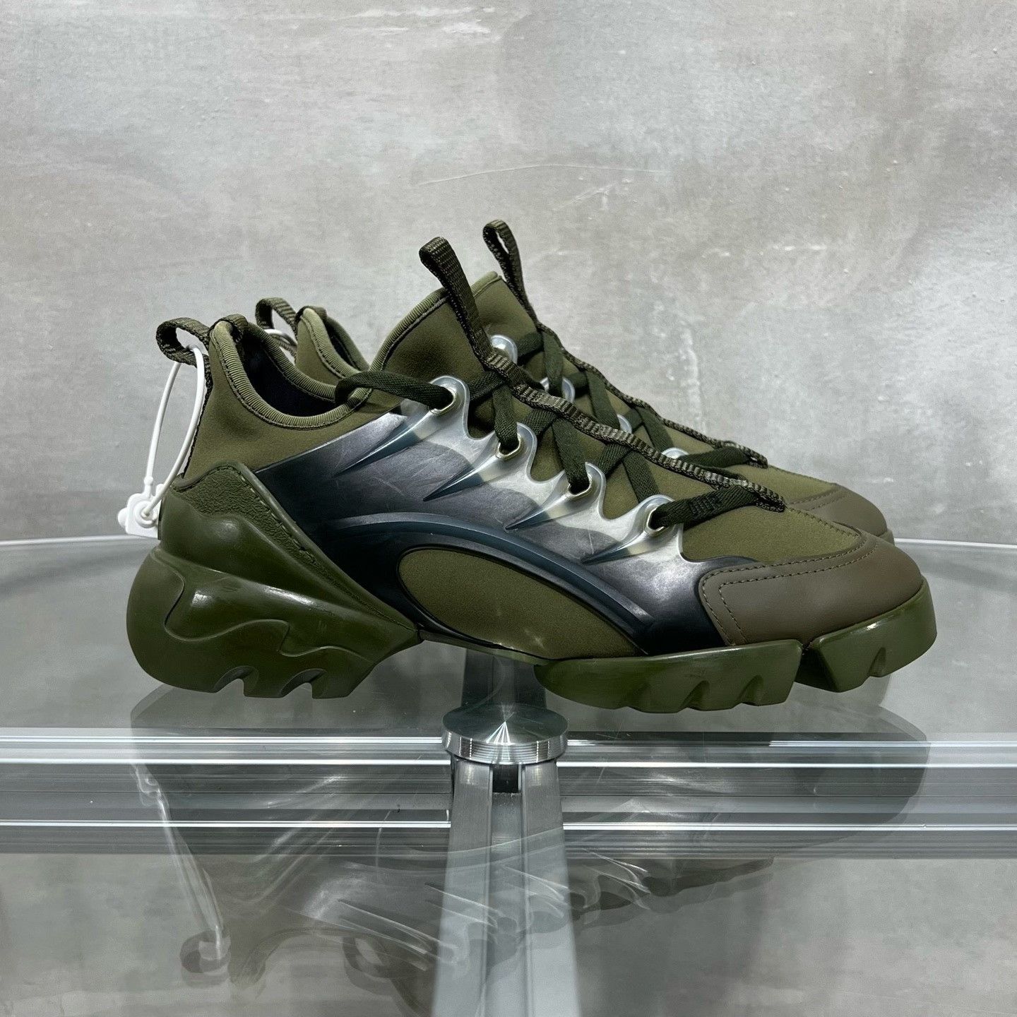 Dior Dior Green Lowtop Sneakers it_36-5 Women Size US 6.5 / IT 36.5 - 4 Thumbnail