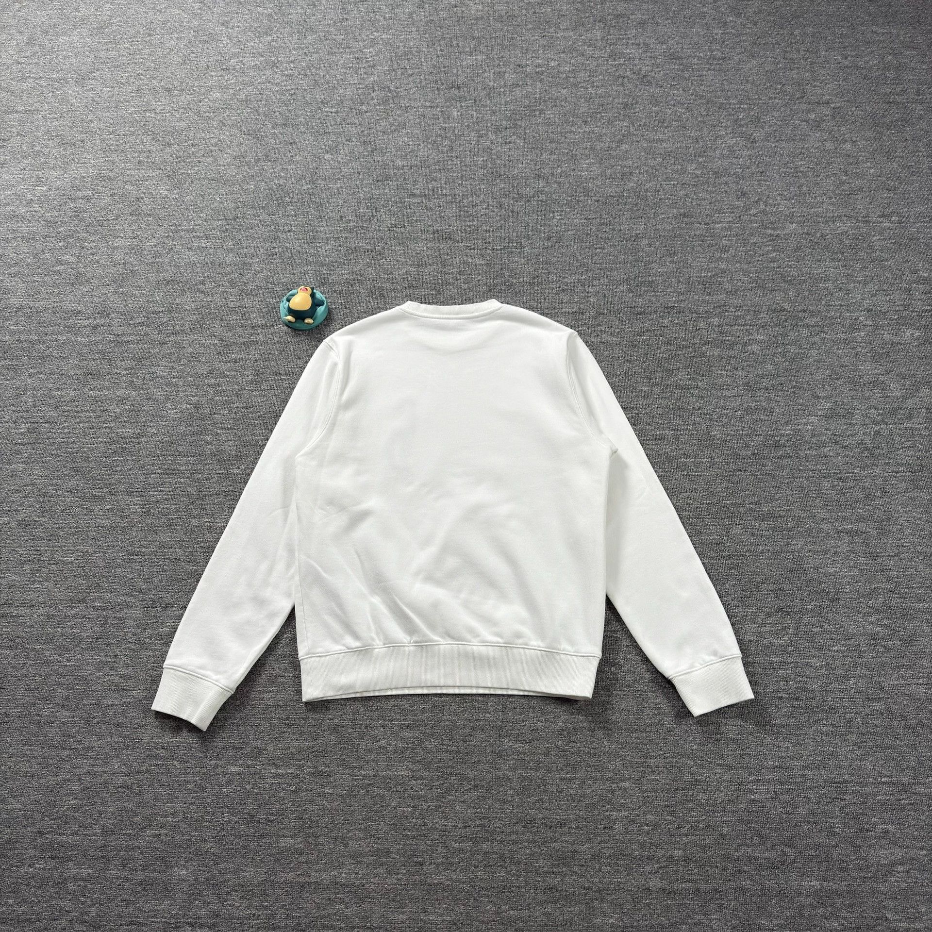 Dior Dior White Glitter Logo Sweatshirt L Size US L / EU 52-54 / 3 - 6 Thumbnail