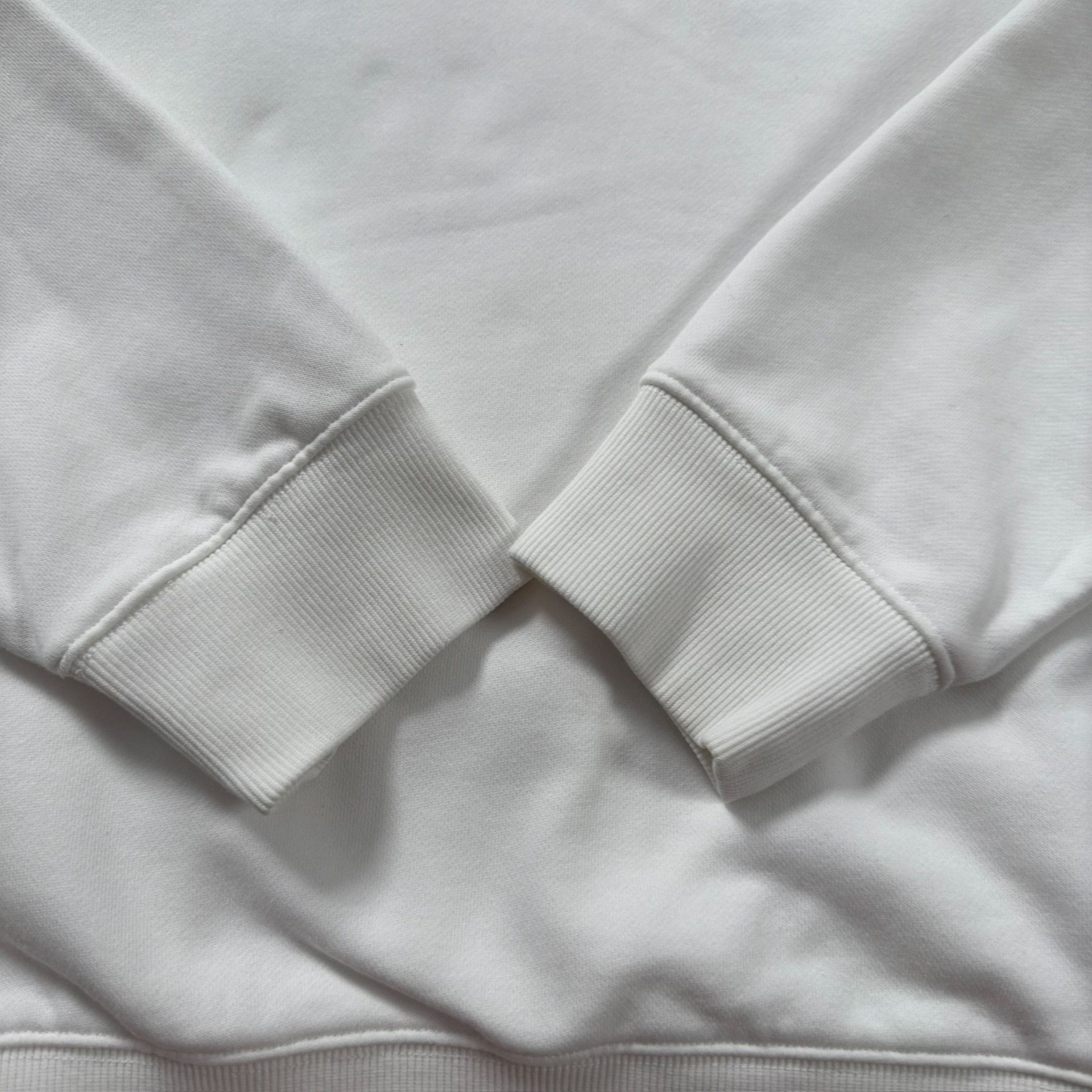 Dior Dior White Glitter Logo Sweatshirt L Size US L / EU 52-54 / 3 - 4 Thumbnail