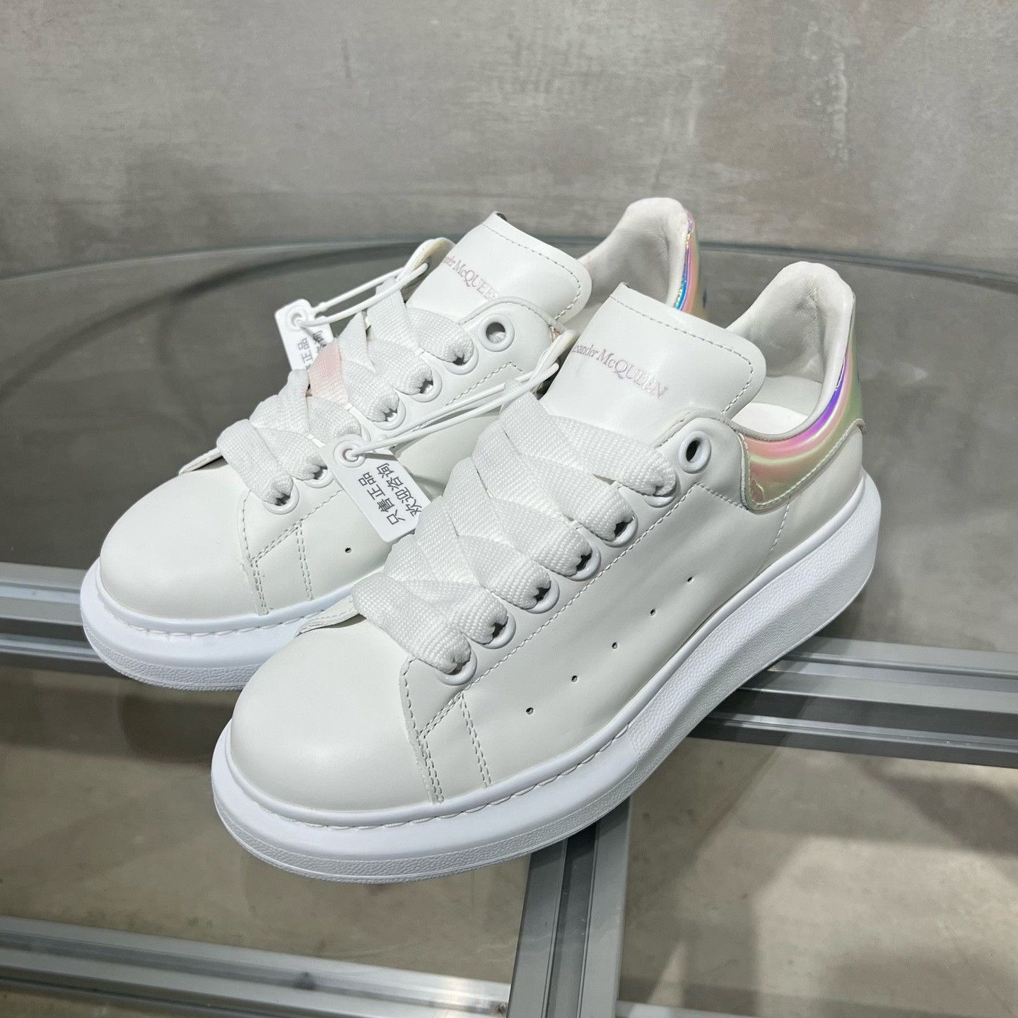 Alexander McQueen Alexander McQueen Laser White Lowtop Sneakers it_35 Women Size US 5 / IT 35 - 2 Thumbnail