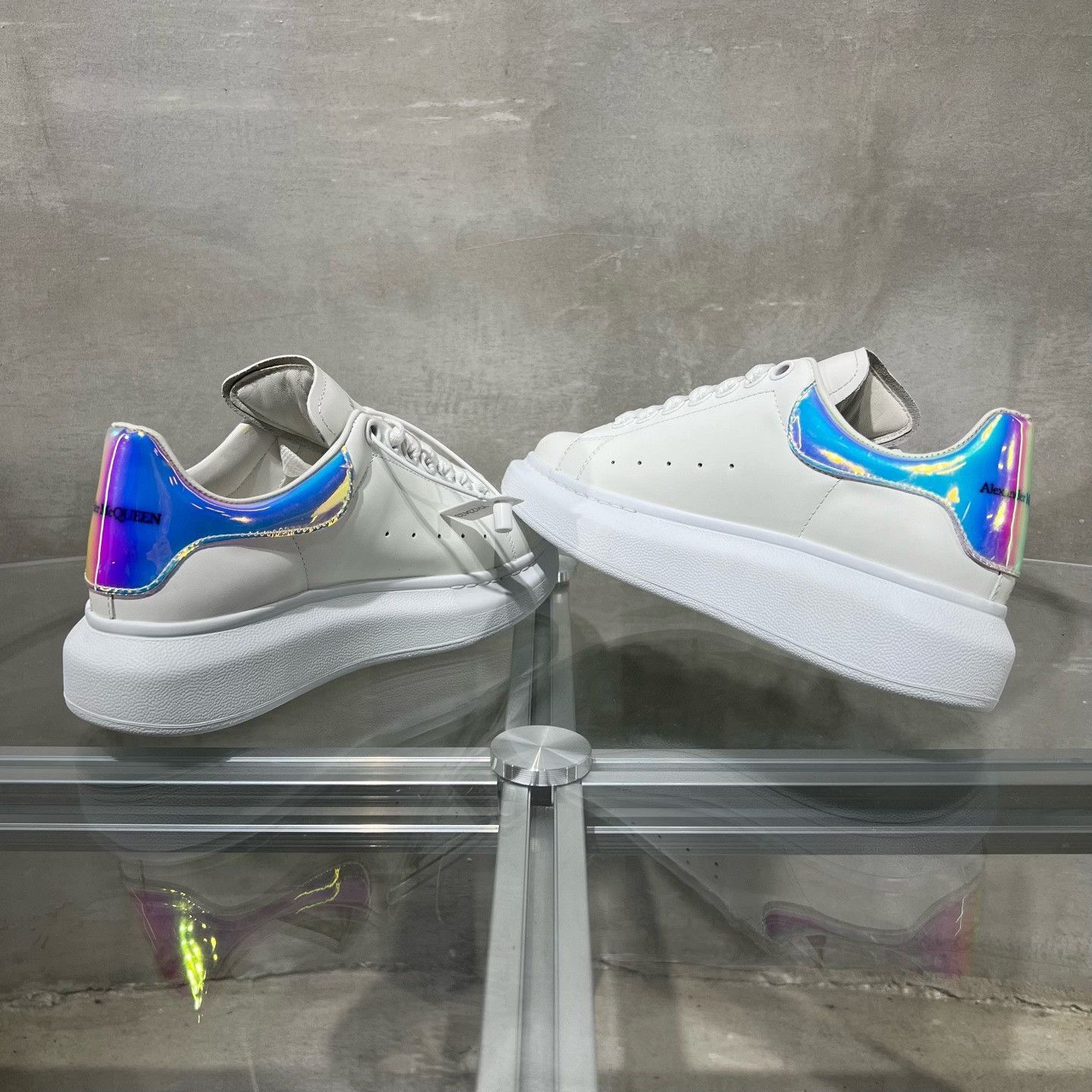 Alexander McQueen Alexander McQueen Laser White Lowtop Sneakers it_35 Women Size US 5 / IT 35 - 5 Thumbnail