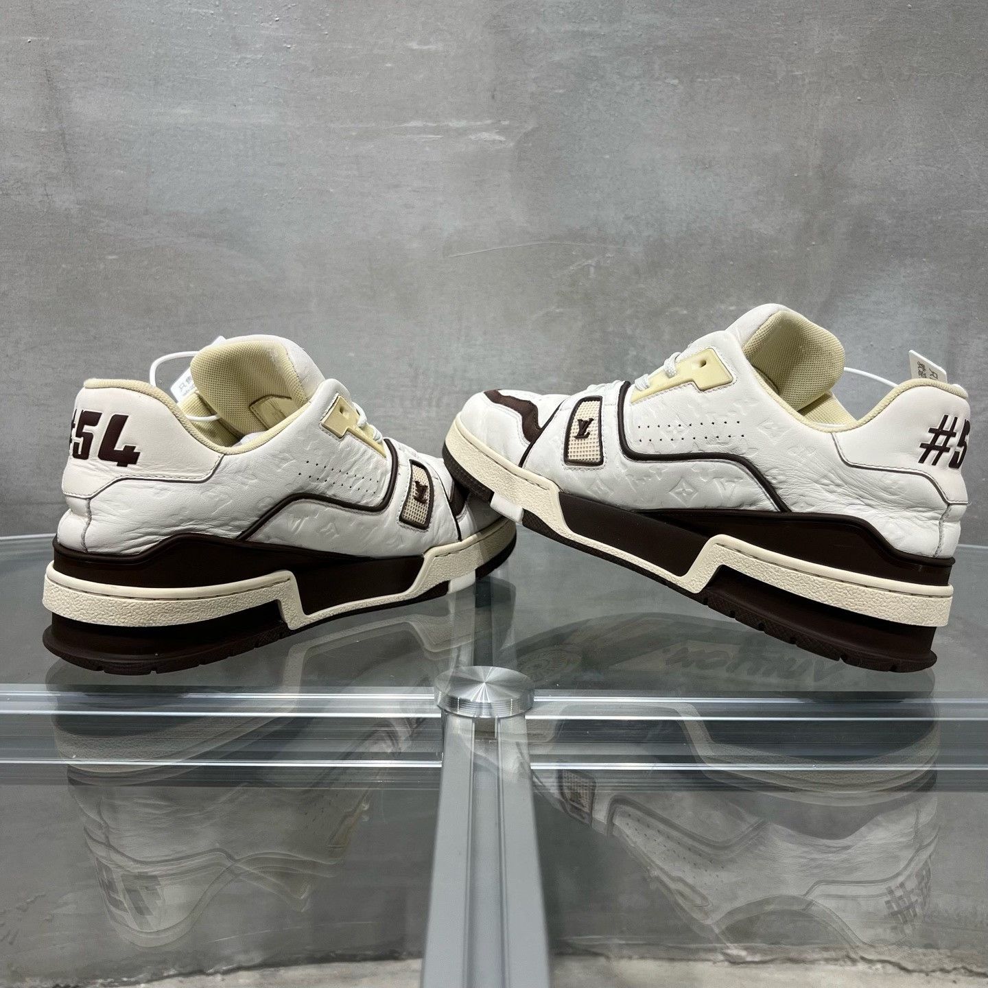 Louis Vuitton Louis Vuitton Training White Lowtop Sneakers it_38 Women Size US 8 / IT 38 - 5 Thumbnail