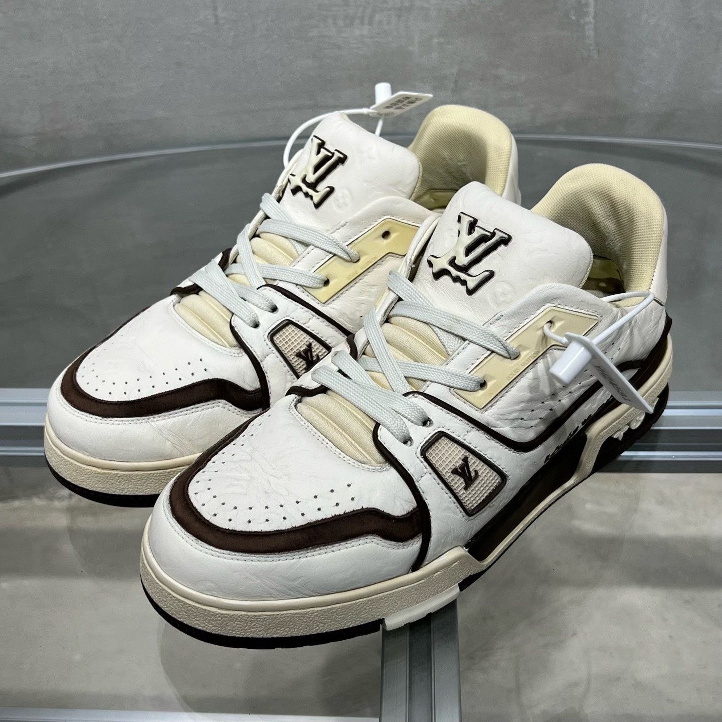 Louis Vuitton Louis Vuitton Training White Lowtop Sneakers it_38 Women Size US 8 / IT 38 - 2 Thumbnail