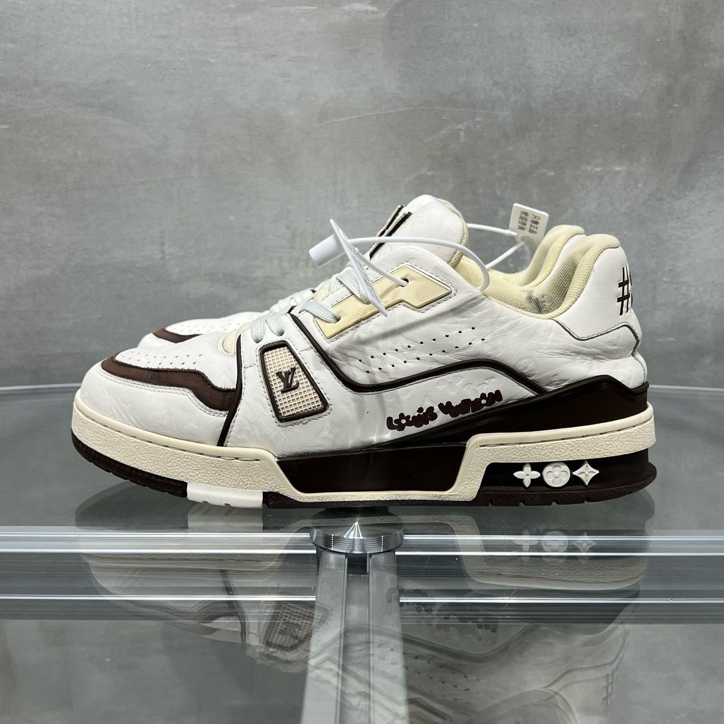 Louis Vuitton Louis Vuitton Training White Lowtop Sneakers it_38 Women Size US 8 / IT 38 - 3 Thumbnail