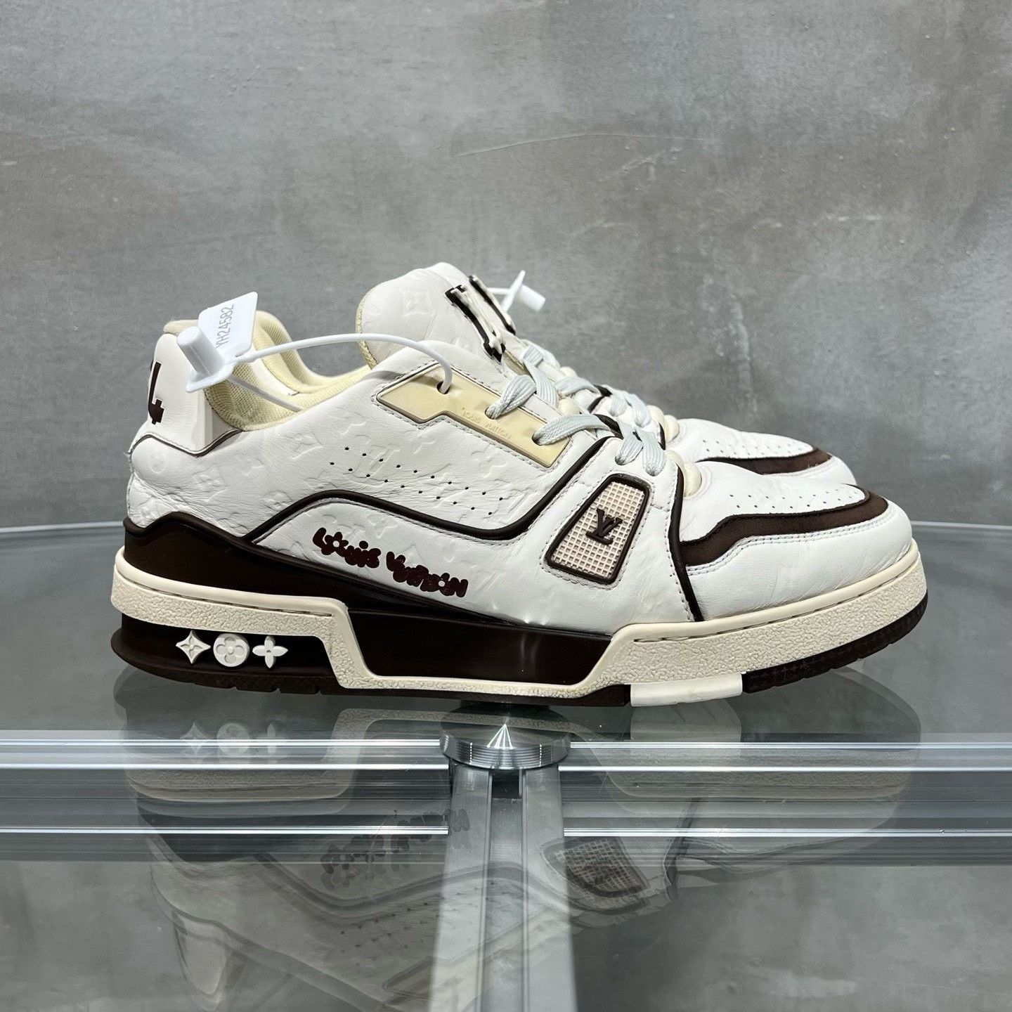 Louis Vuitton Louis Vuitton Training White Lowtop Sneakers it_38 Women Size US 8 / IT 38 - 4 Thumbnail